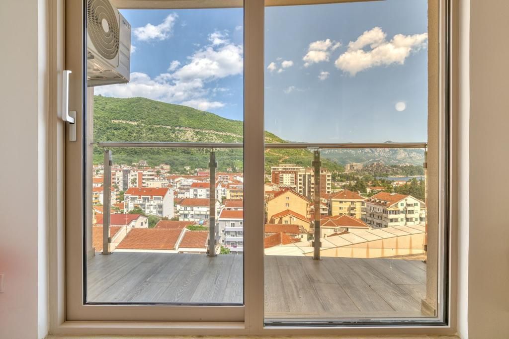 Luksuzno opremljen studio apartman sa pogledom na more i garažnim mestom – Budva, Bulevar (izdavanje na duzi period) - Amfora Real Estate