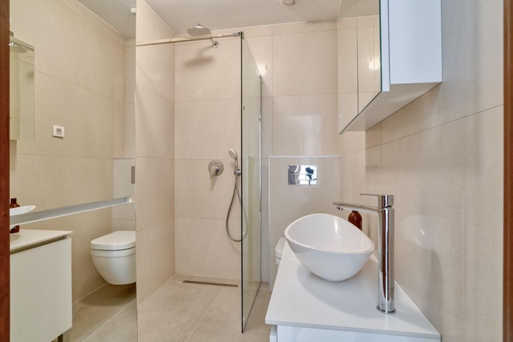 Luksuzno opremljen studio apartman sa pogledom na more i garažnim mestom – Budva, Bulevar (izdavanje na duzi period) - Amfora Real Estate