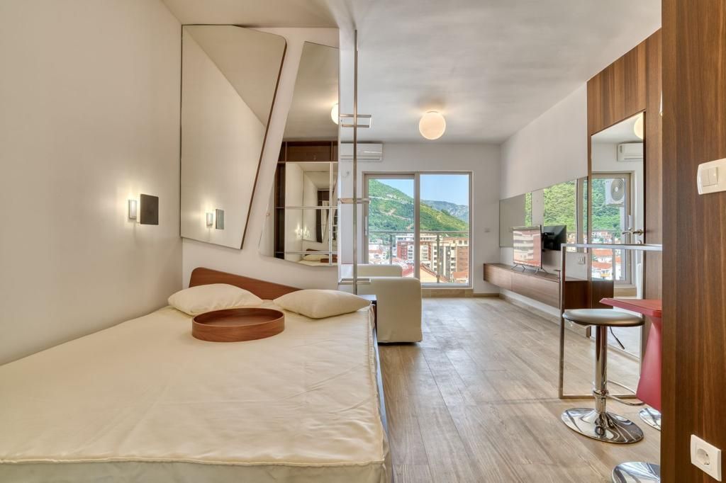 Luksuzno opremljen studio apartman sa pogledom na more i garažnim mestom – Budva, Bulevar (izdavanje na duzi period) - Amfora Real Estate