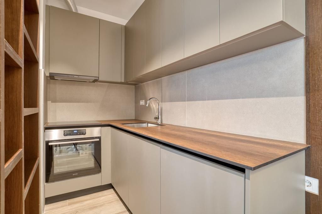 Luksuzno opremljen studio apartman sa pogledom na more i garažnim mestom – Budva, Bulevar (izdavanje na duzi period) - Amfora Real Estate