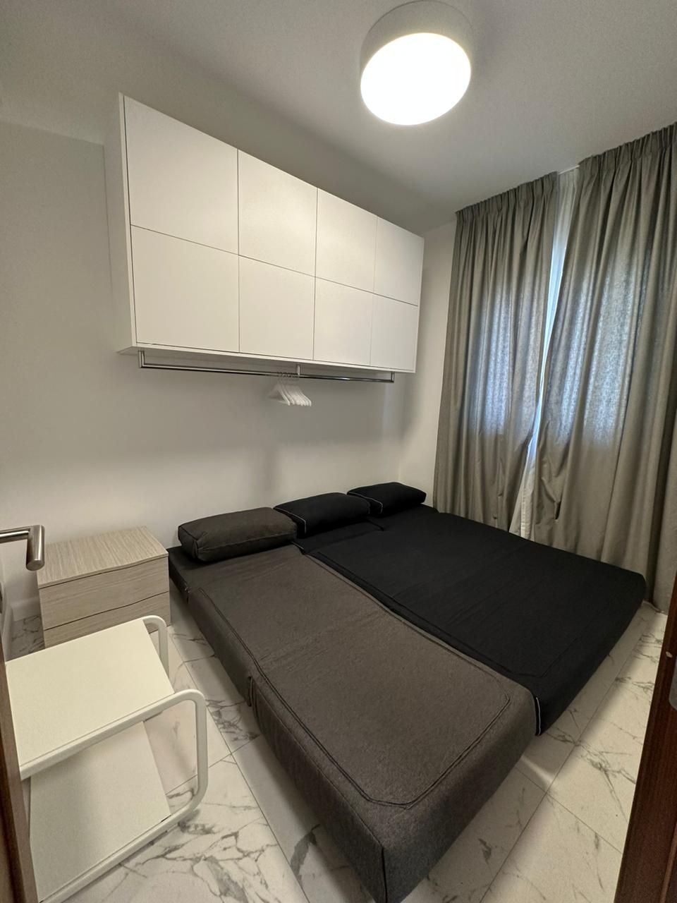 Prodaja dvosobnog luksuzno opremljenog stana 60 m² + 25 m² terasa u kompleksu sa bazenom – Petrovac, Budva - Amfora Real Estate