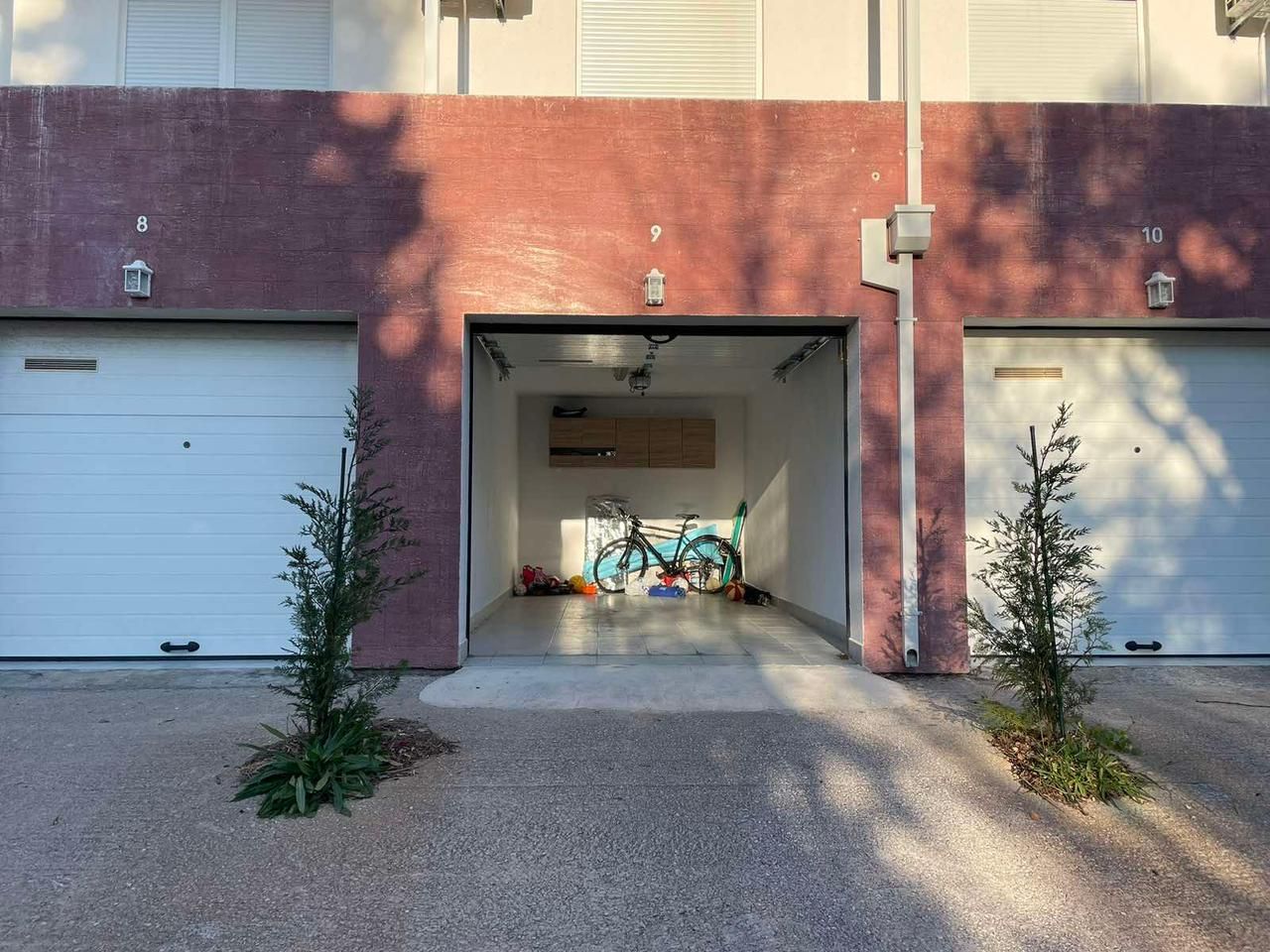 Prodaja dvosobnog luksuzno opremljenog stana 60 m² + 25 m² terasa u kompleksu sa bazenom – Petrovac, Budva - Amfora Real Estate