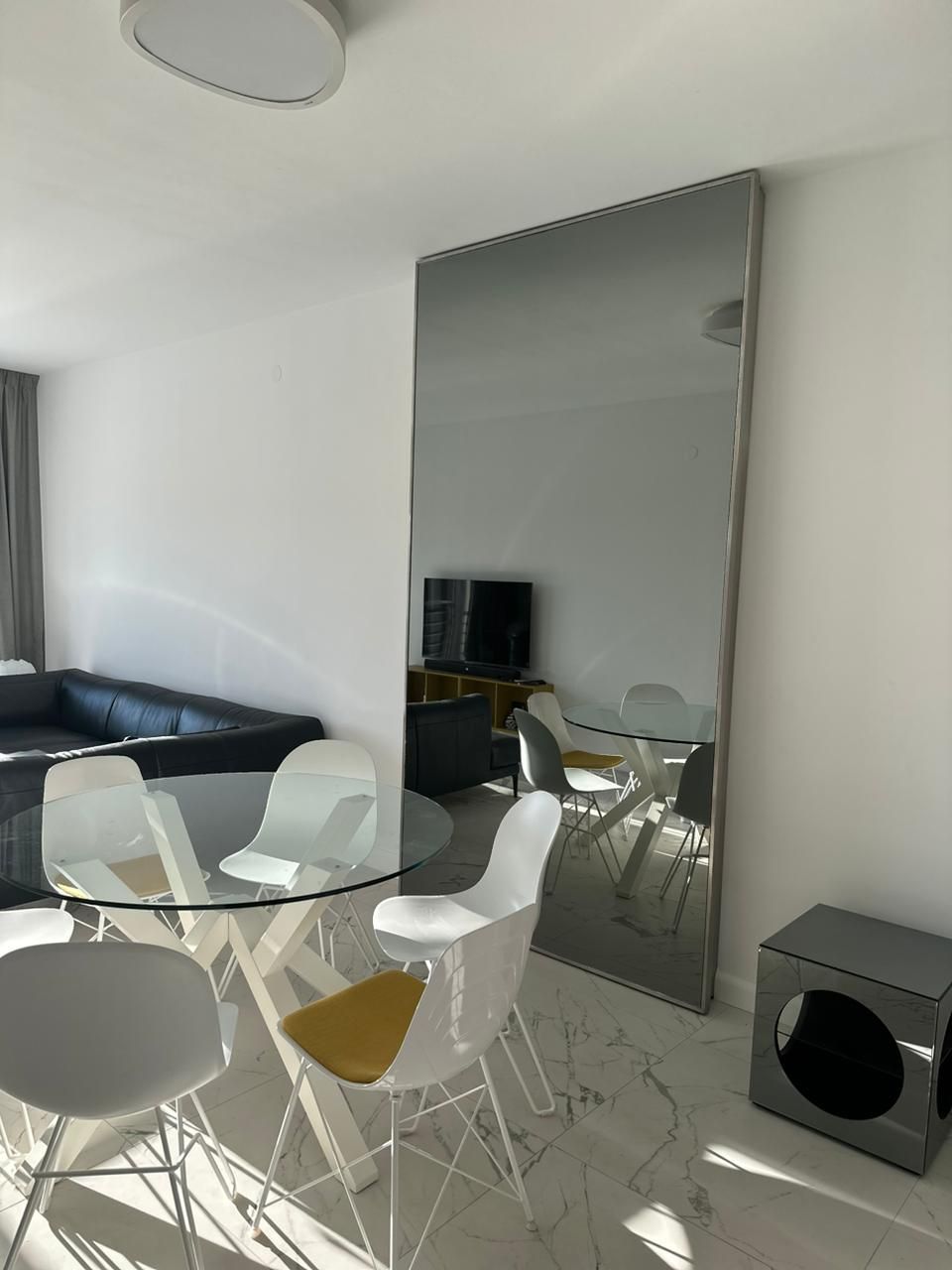 Prodaja dvosobnog luksuzno opremljenog stana 60 m² + 25 m² terasa u kompleksu sa bazenom – Petrovac, Budva - Amfora Real Estate