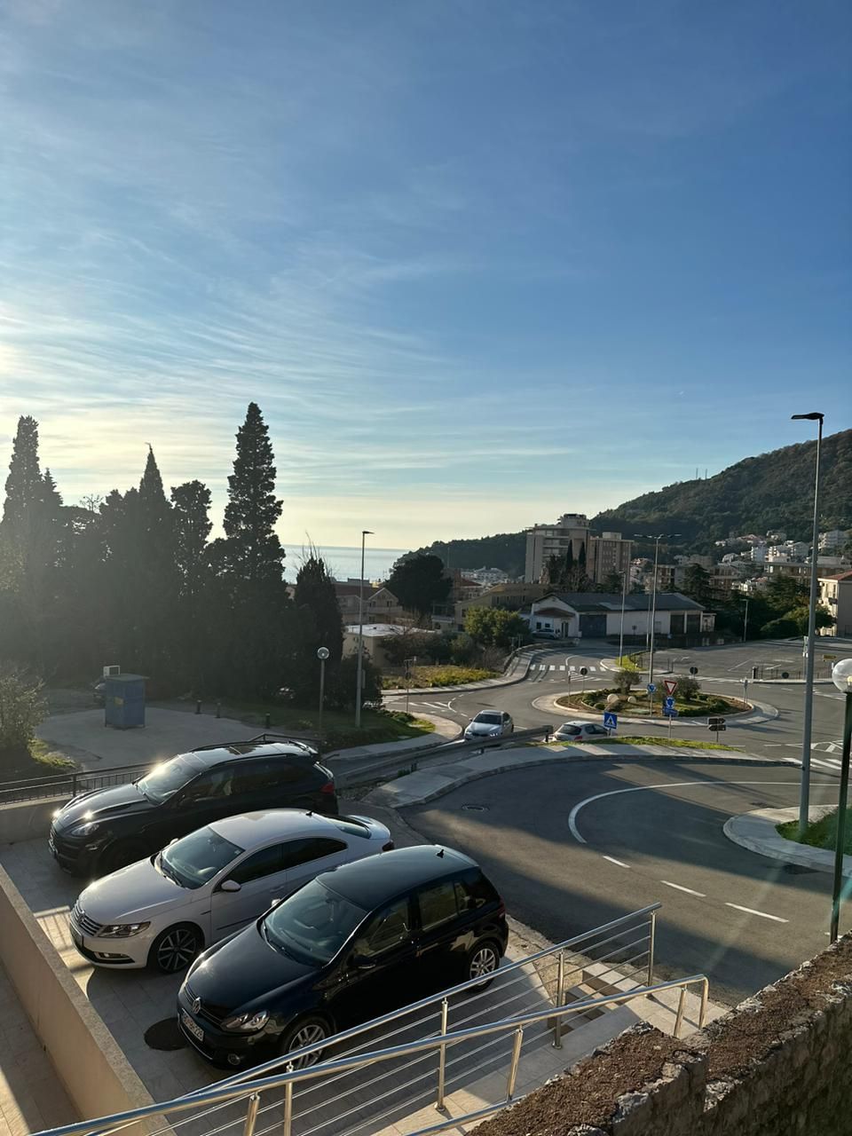 Prodaja dvosobnog luksuzno opremljenog stana 60 m² + 25 m² terasa u kompleksu sa bazenom – Petrovac, Budva - Amfora Real Estate