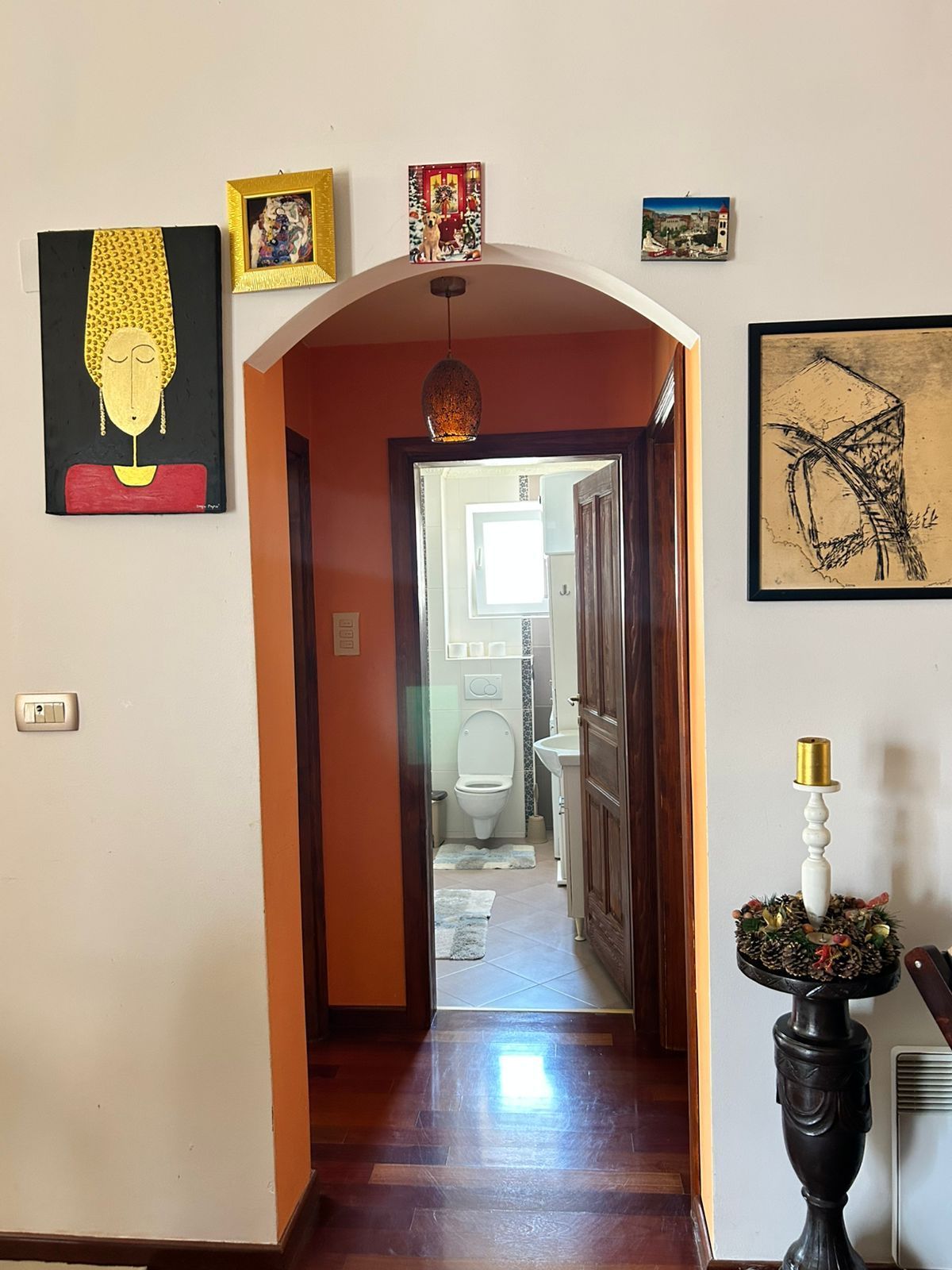 Moderno opremljen dvosoban stan 120m², 100m od mora – Tivat (izdavanje na duži period)“ - Amfora Real Estate