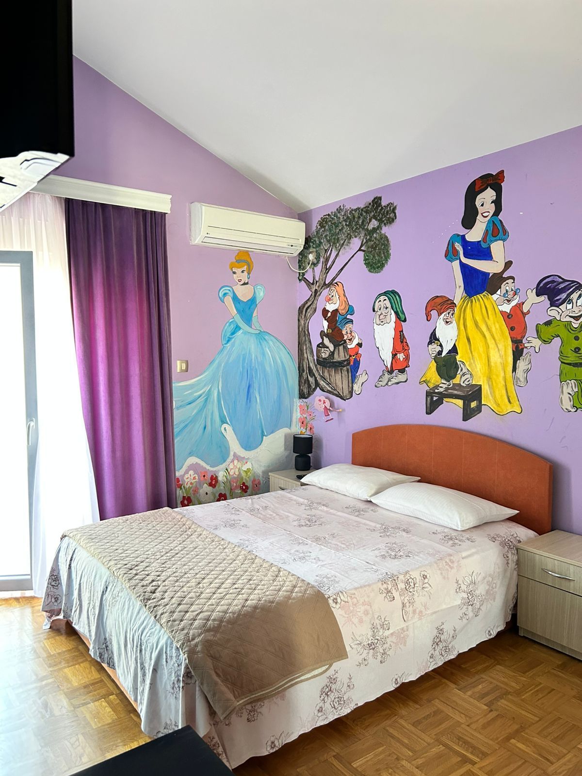 Moderno opremljen dvosoban stan 120m², 100m od mora – Tivat (izdavanje na duži period)“ - Amfora Real Estate