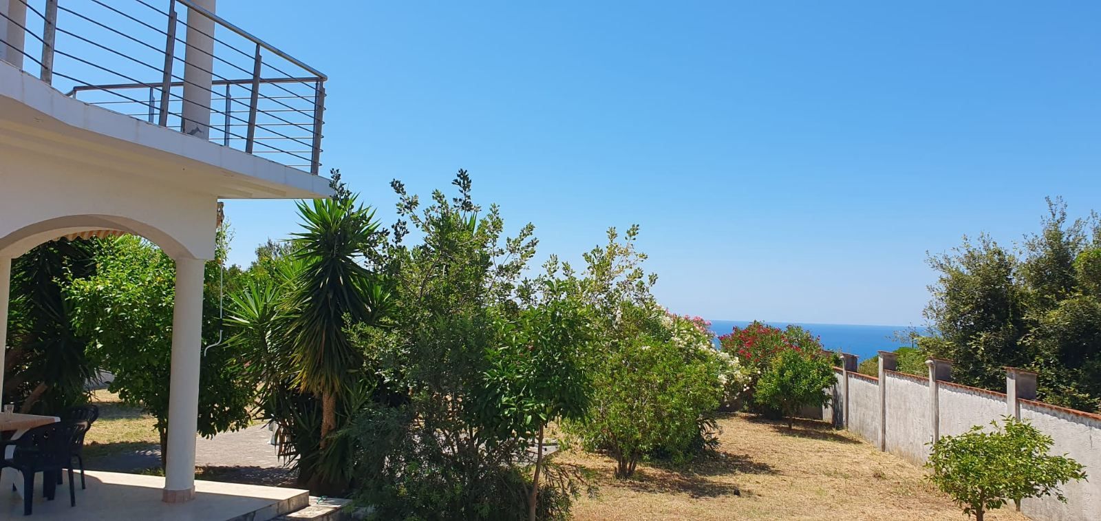 Izdavanje prostrane i renovirane kuće sa panoramskim pogledom na more – Krimovica, Kotor (NA DUŽI PERIOD) - Amfora Real Estate