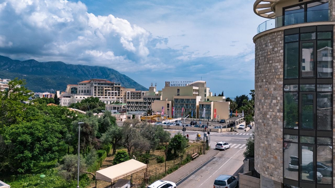 Studio apartman 27.57m² u ekskluzivnom kompleksu u izgradnji, na atraktivnoj lokaciji – Bečići  (Plaćanje na rate) - Amfora Real Estate