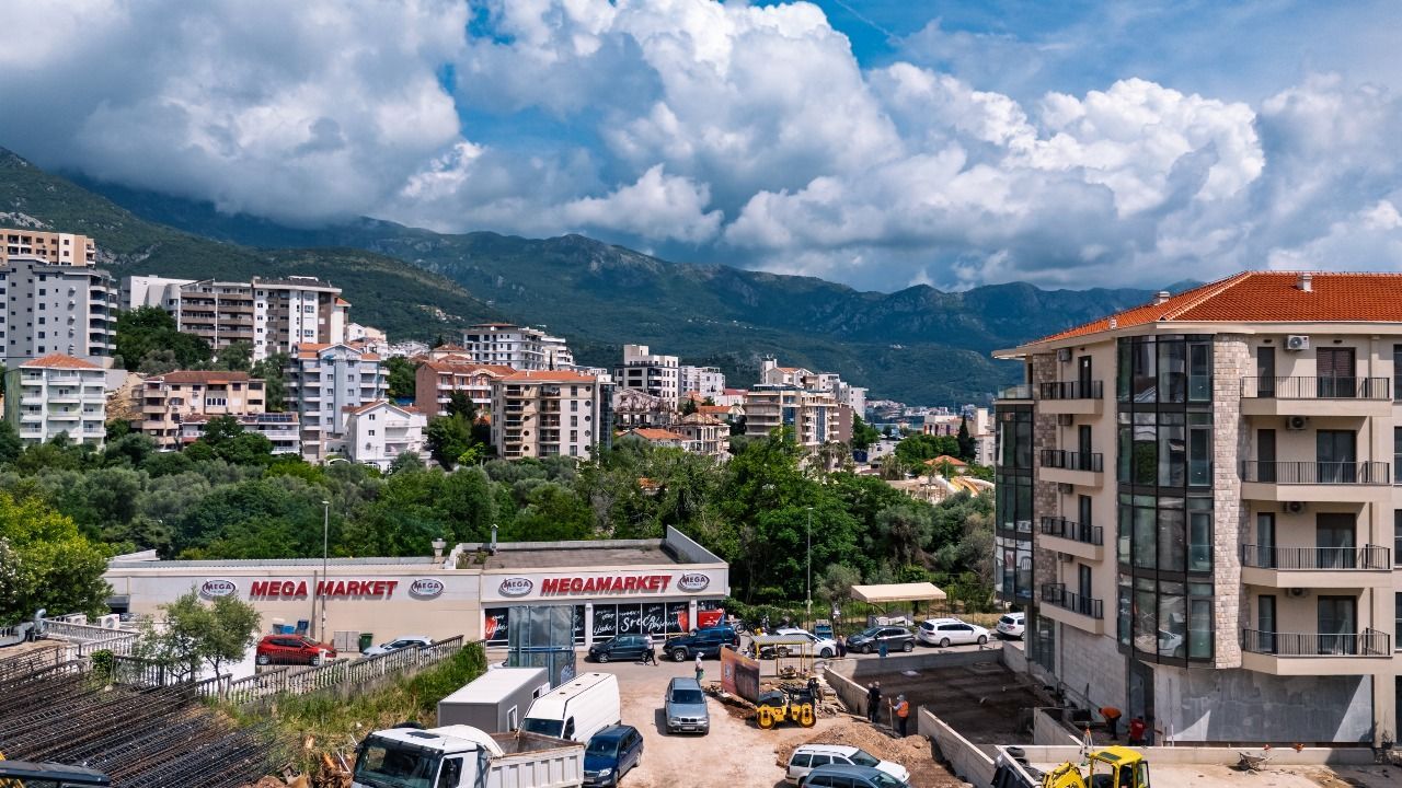 Studio apartman 27.57m² u ekskluzivnom kompleksu u izgradnji, na atraktivnoj lokaciji – Bečići  (Plaćanje na rate) - Amfora Real Estate