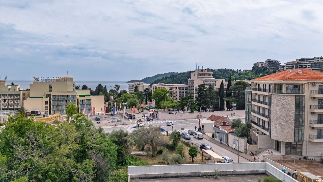 Studio apartman 27.57m² u ekskluzivnom kompleksu u izgradnji, na atraktivnoj lokaciji – Bečići  (Plaćanje na rate) - Amfora Real Estate