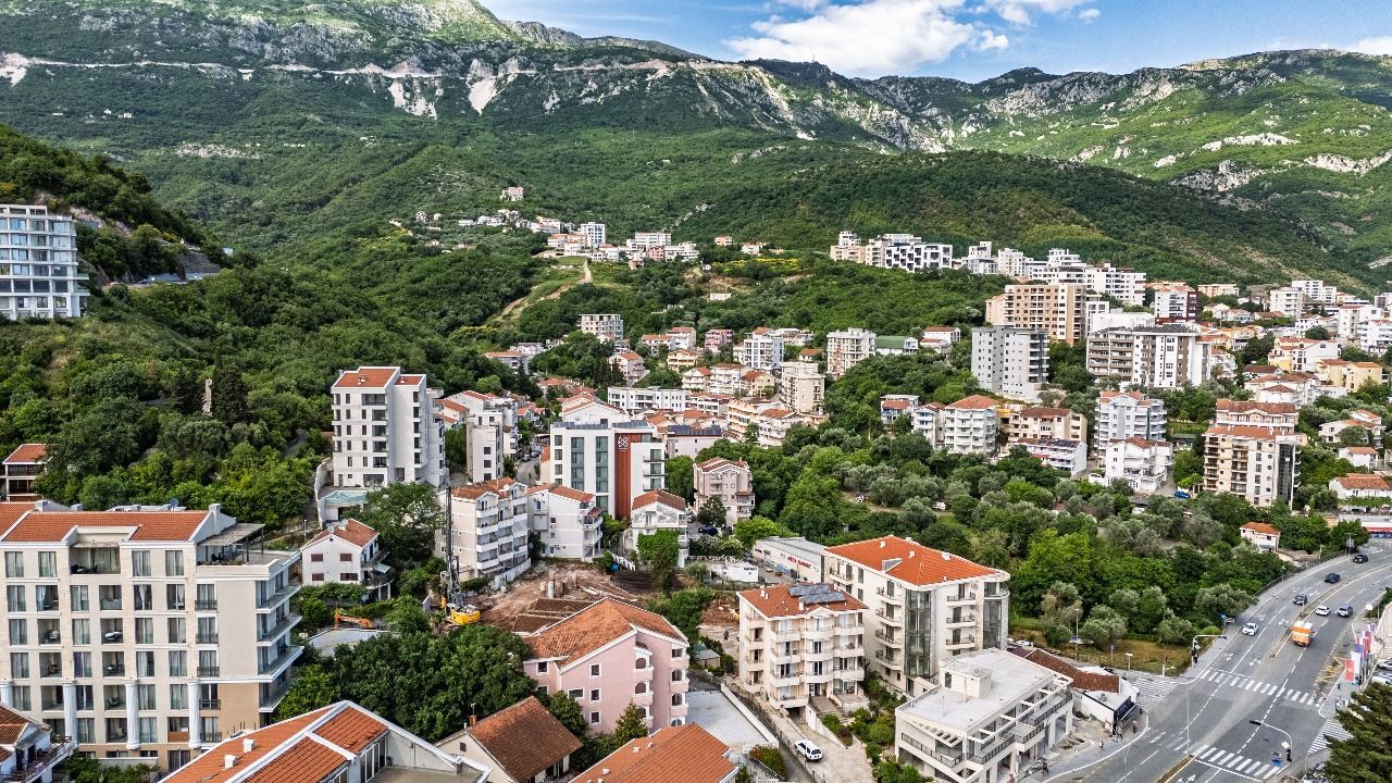 Studio apartman 27.57m² u ekskluzivnom kompleksu u izgradnji, na atraktivnoj lokaciji – Bečići  (Plaćanje na rate) - Amfora Real Estate