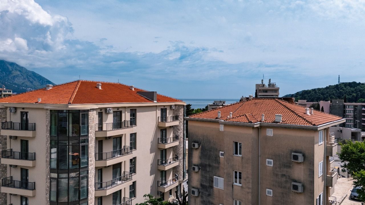 Trosoban stan 134.95m² u ekskluzivnom kompleksu u izgradnji, na atraktivnoj lokaciji – Bečići (Plaćanje na rate) - Amfora Real Estate