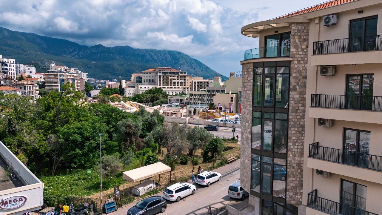 Trosoban stan 134.95m² u ekskluzivnom kompleksu u izgradnji, na atraktivnoj lokaciji – Bečići (Plaćanje na rate) - Amfora Real Estate