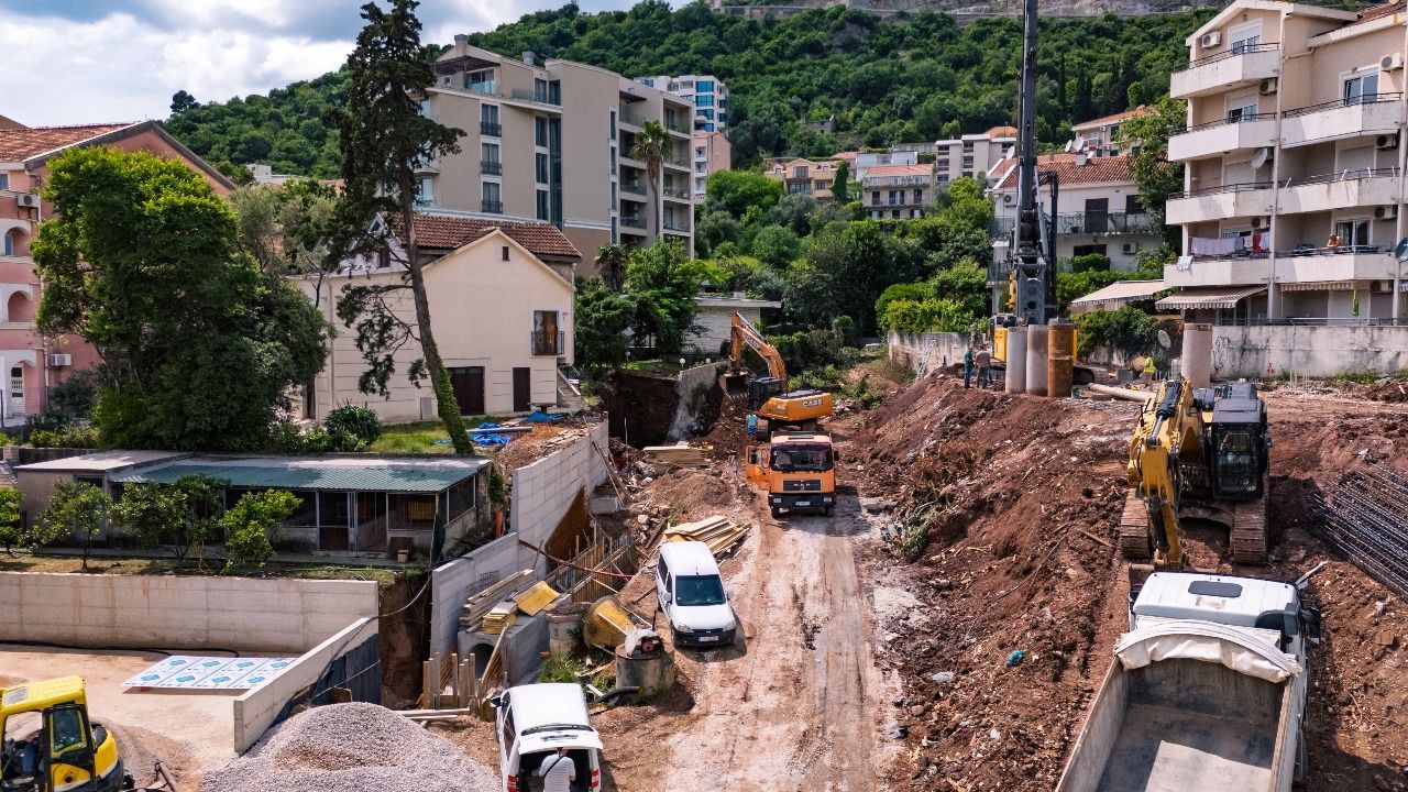 Trosoban stan 134.95m² u ekskluzivnom kompleksu u izgradnji, na atraktivnoj lokaciji – Bečići (Plaćanje na rate) - Amfora Real Estate