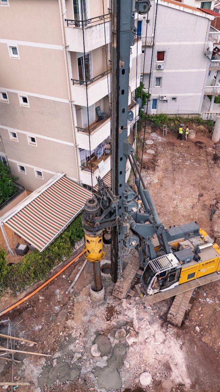 Dvosoban stan 94.85m² sa pogledom na more u ekskluzivnom kompleksu u izgradnji, na atraktivnoj lokaciji – Bečići (Plaćanje na rate) - Amfora Real Estate