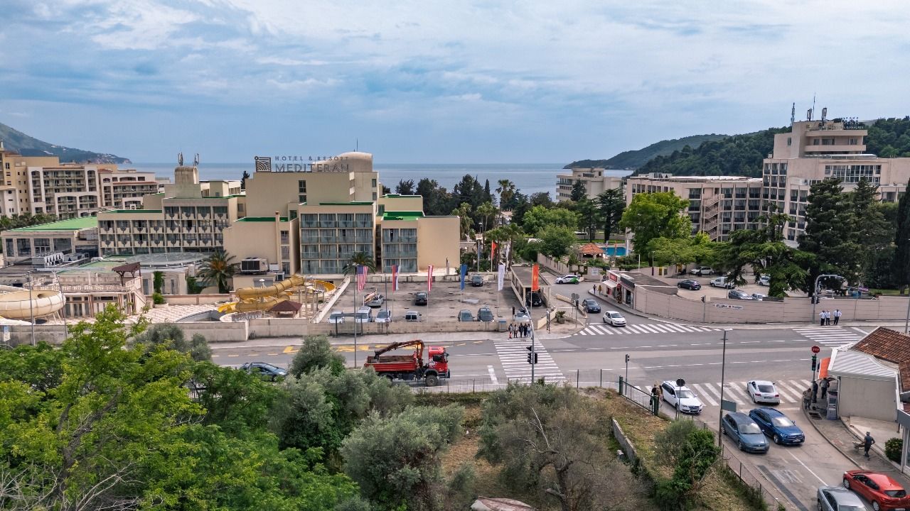 Trosoban stan 134.80m² u ekskluzivnom kompleksu u izgradnji, na atraktivnoj lokaciji – Bečići (Plaćanje na rate) - Amfora Real Estate