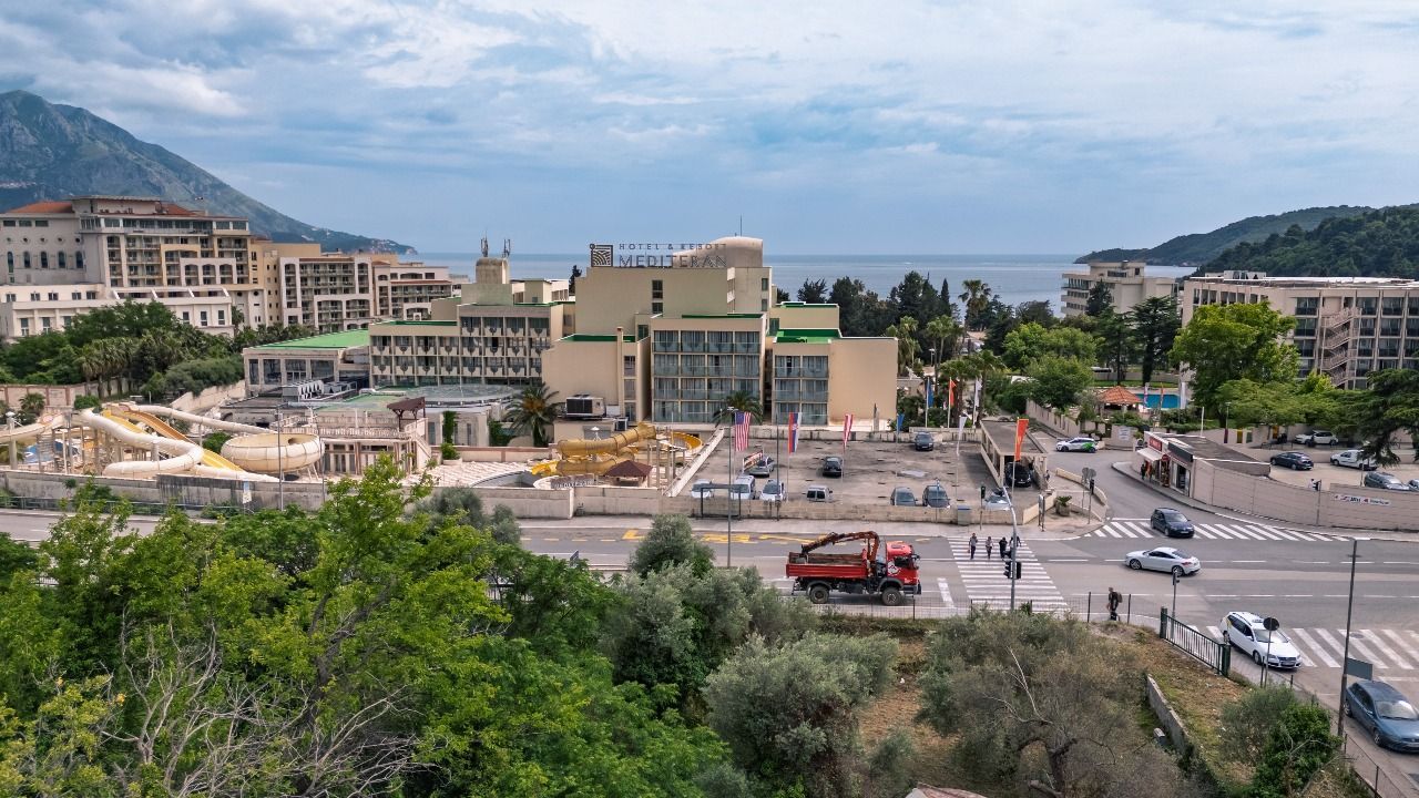 Trosoban penthouse 135,16m2 sa panoramskim pogledom na more u ekskluzivnom kompleksu u izgradnji, na atraktivnoj lokaciji – Bečići  (Plaćanje na rate) - Amfora Real Estate