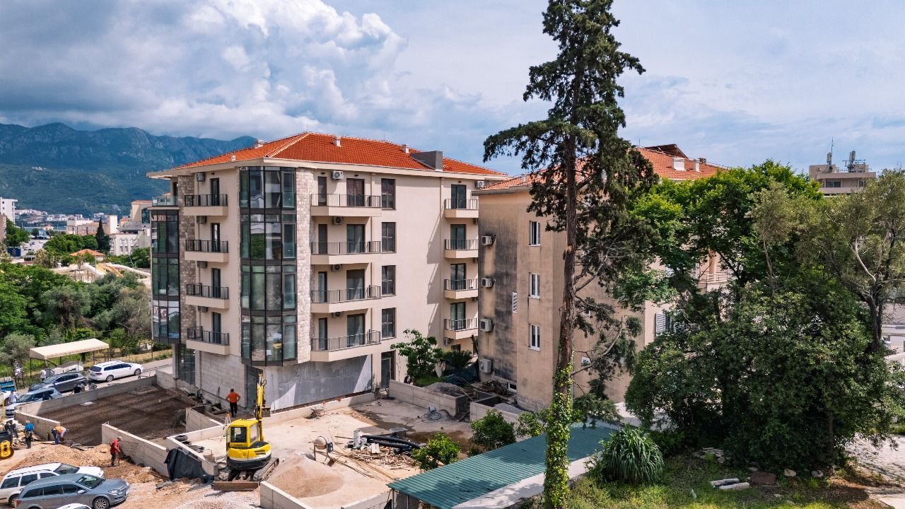 Trosoban penthouse 135,16m2 sa panoramskim pogledom na more u ekskluzivnom kompleksu u izgradnji, na atraktivnoj lokaciji – Bečići  (Plaćanje na rate) - Amfora Real Estate