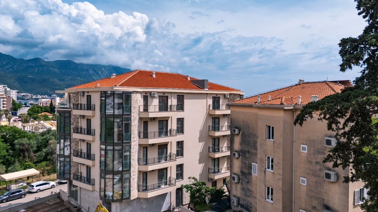 Dvosoban stan 77.79m² u ekskluzivnom kompleksu u izgradnji, na atraktivnoj lokaciji – Bečići  (Plaćanje na rate) - Amfora Real Estate
