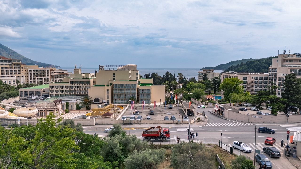 Dvosoban stan 77.79m² u ekskluzivnom kompleksu u izgradnji, na atraktivnoj lokaciji – Bečići  (Plaćanje na rate) - Amfora Real Estate