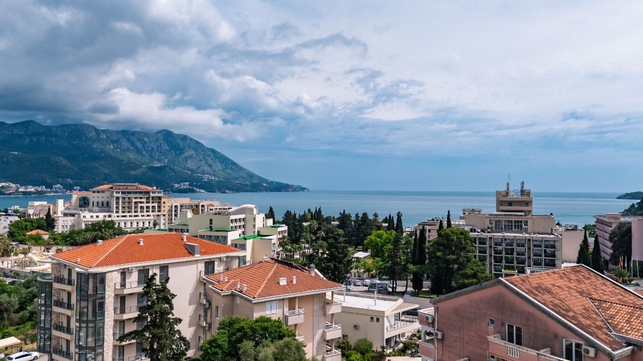 Jednosoban stan 47.68m² u ekskluzivnom kompleksu u izgradnji, na atraktivnoj lokaciji – Bečići  (Plaćanje na rate) - Amfora Real Estate