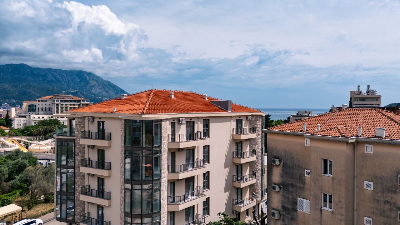 Jednosoban stan 47.68m² u ekskluzivnom kompleksu u izgradnji, na atraktivnoj lokaciji – Bečići  (Plaćanje na rate) - Amfora Real Estate