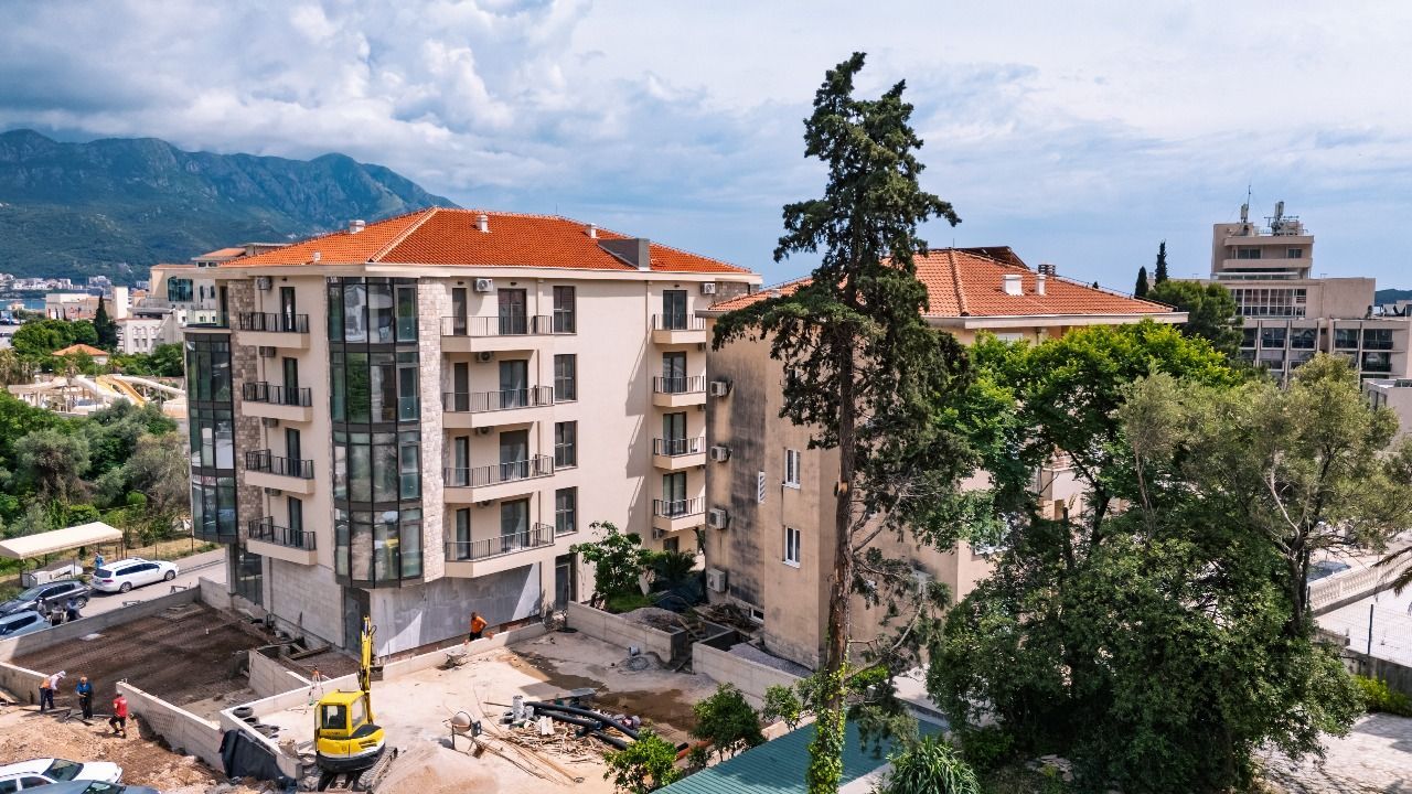 Jednosoban stan 55.95m² sa pogledom na more u ekskluzivnom kompleksu u izgradnji, na atraktivnoj lokaciji – Bečići  (Plaćanje na rate) - Amfora Real Estate
