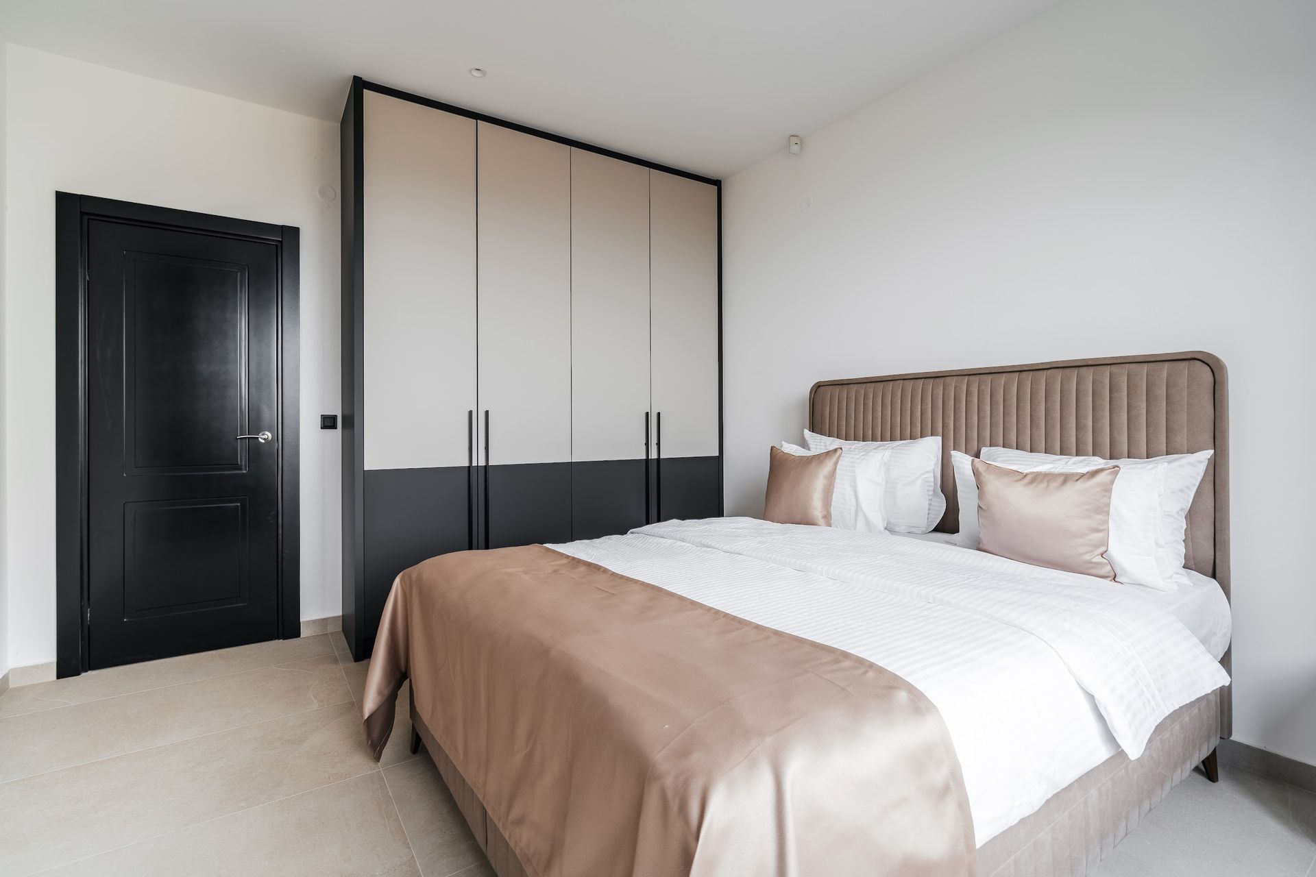 Izdaje se nova luksuzna vila sa bazenom i panoramskim pogledom na more – Reževići, Budva (na duži period) - Amfora Real Estate