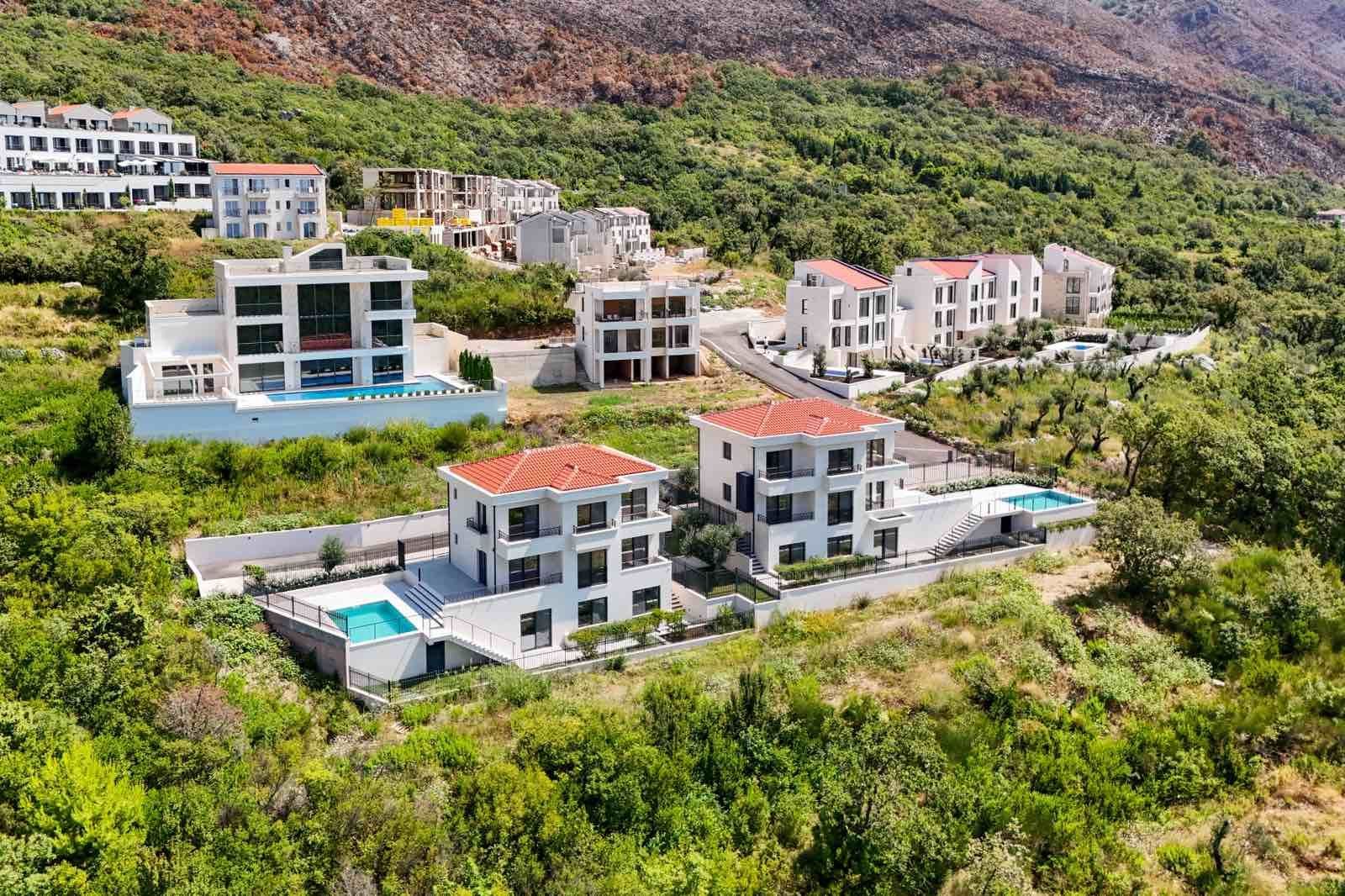 Izdaje se nova luksuzna vila sa bazenom i panoramskim pogledom na more – Reževići, Budva (na duži period) - Amfora Real Estate