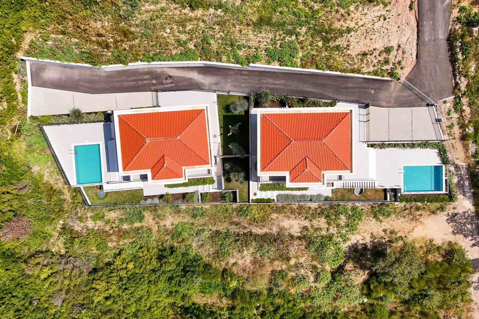 Izdaje se nova luksuzna vila sa bazenom i panoramskim pogledom na more – Reževići, Budva (na duži period) - Amfora Real Estate