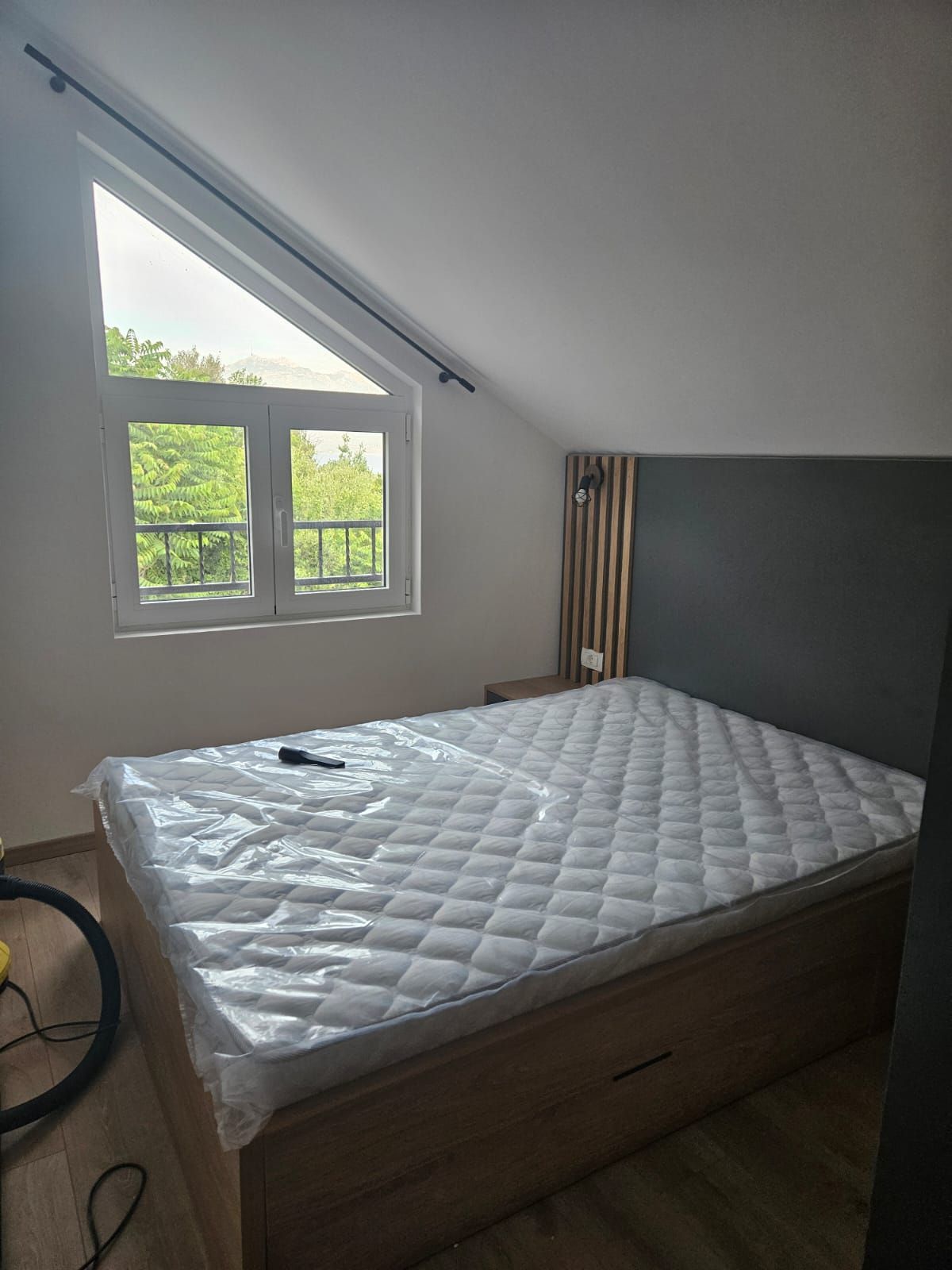 Jednosoban stan sa pogledom na more i parking mestom – Herceg Novi, Đenovići (izdavanje na duzi period) - Amfora Real Estate