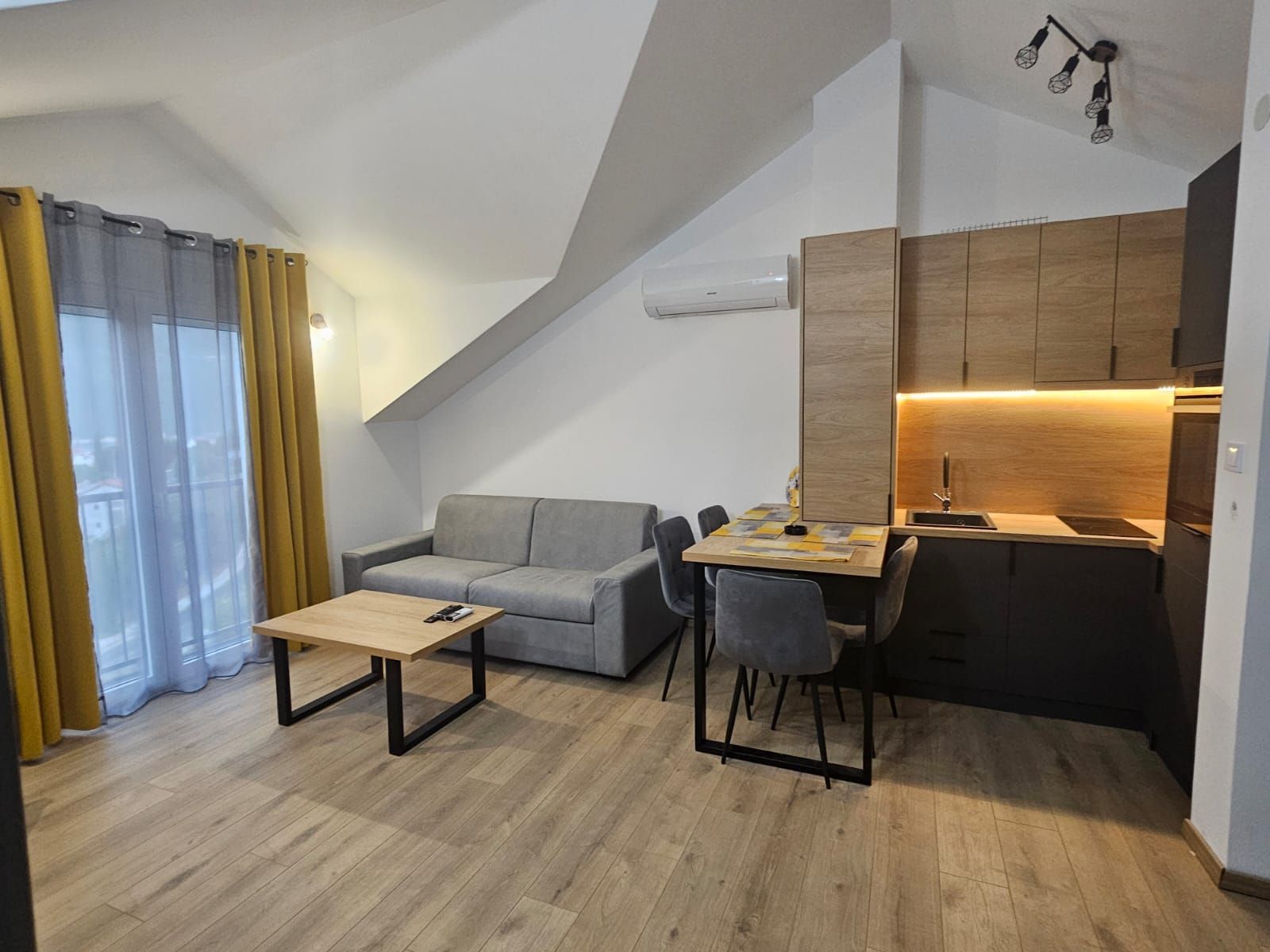 Jednosoban stan sa pogledom na more i parking mestom – Herceg Novi, Đenovići (izdavanje na duzi period) - Amfora Real Estate