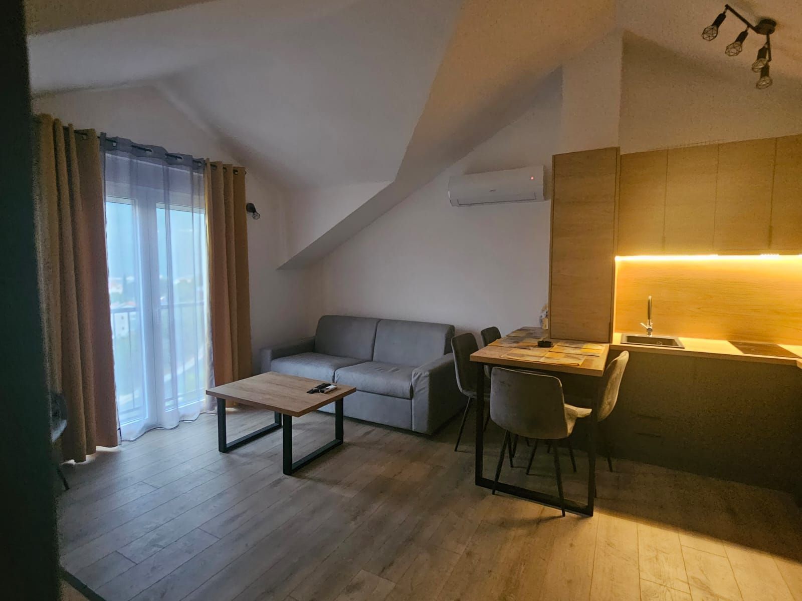 Jednosoban stan sa pogledom na more i parking mestom – Herceg Novi, Đenovići (izdavanje na duzi period) - Amfora Real Estate