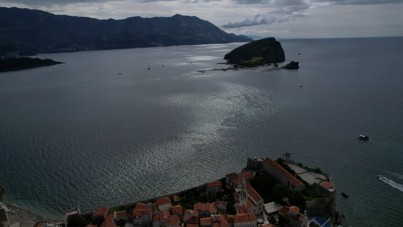 Kamena kuća sa 5 spratova i poslovnim prostorom u srcu Starog grada Budve – 167 m² - Amfora Real Estate