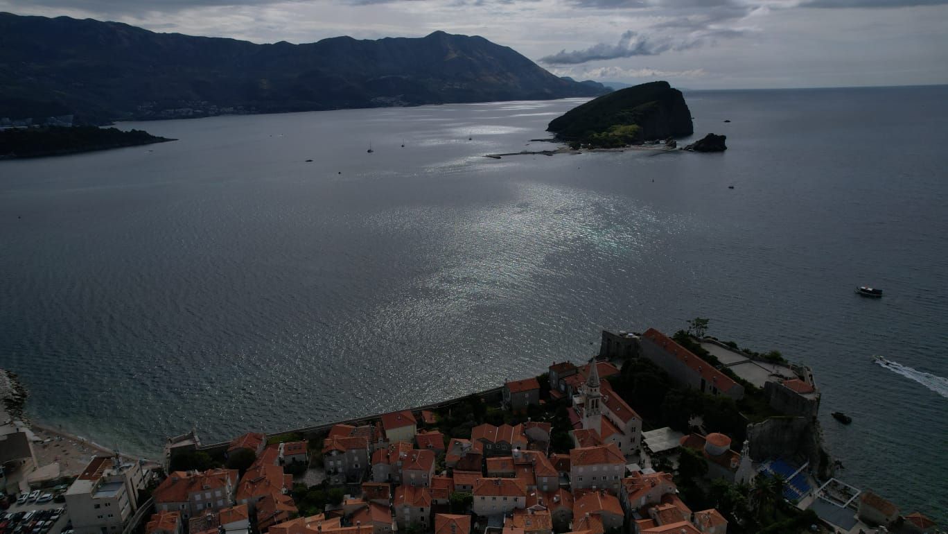 Kamena kuća sa 5 spratova i poslovnim prostorom u srcu Starog grada Budve – 167 m² - Amfora Real Estate