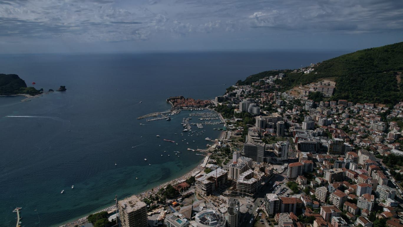 Kamena kuća sa 5 spratova i poslovnim prostorom u srcu Starog grada Budve – 167 m² - Amfora Real Estate