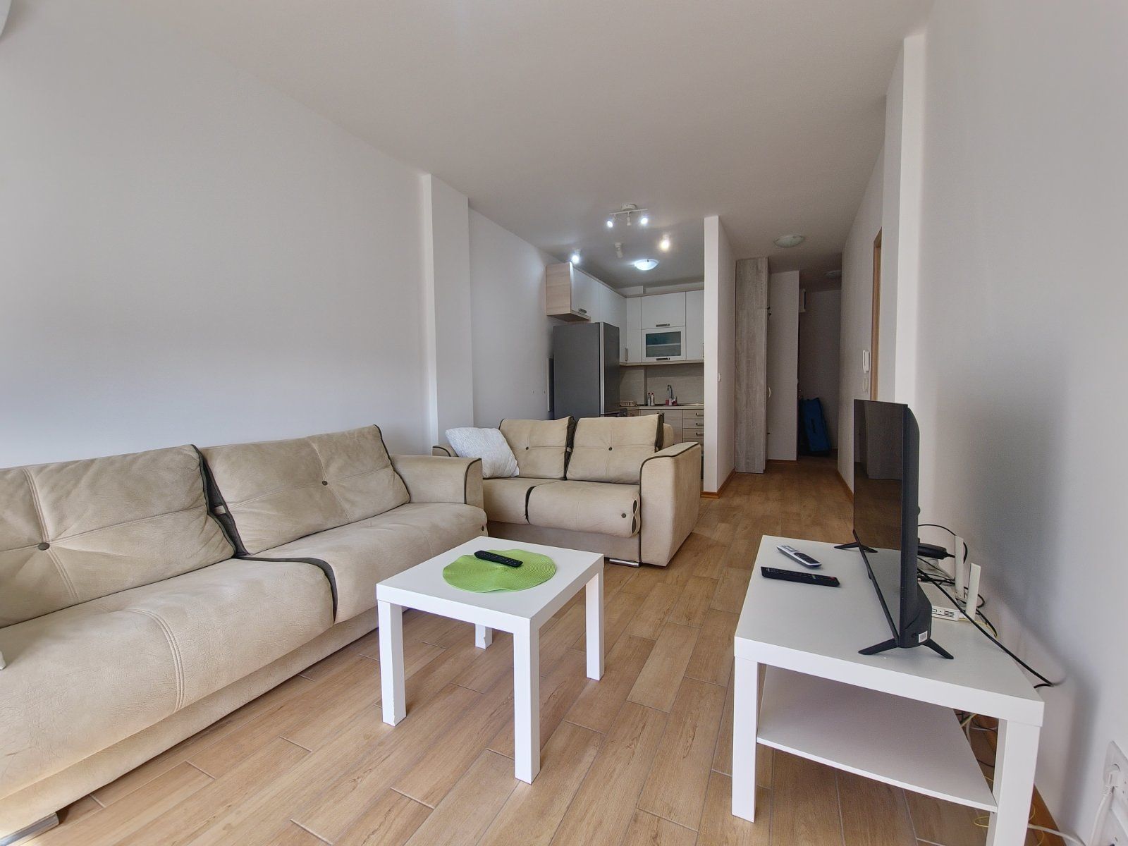 DVOSOBAN MODERNO OPREMLJEN STAN 60 M² SA POGLEDOM NA MORE I GARAŽNIM MESTOM U KOMPLEKSU THE OLD BAKERY – BUDVA (IZDAVANJE NA DUZI PERIOD) - Amfora Real Estate