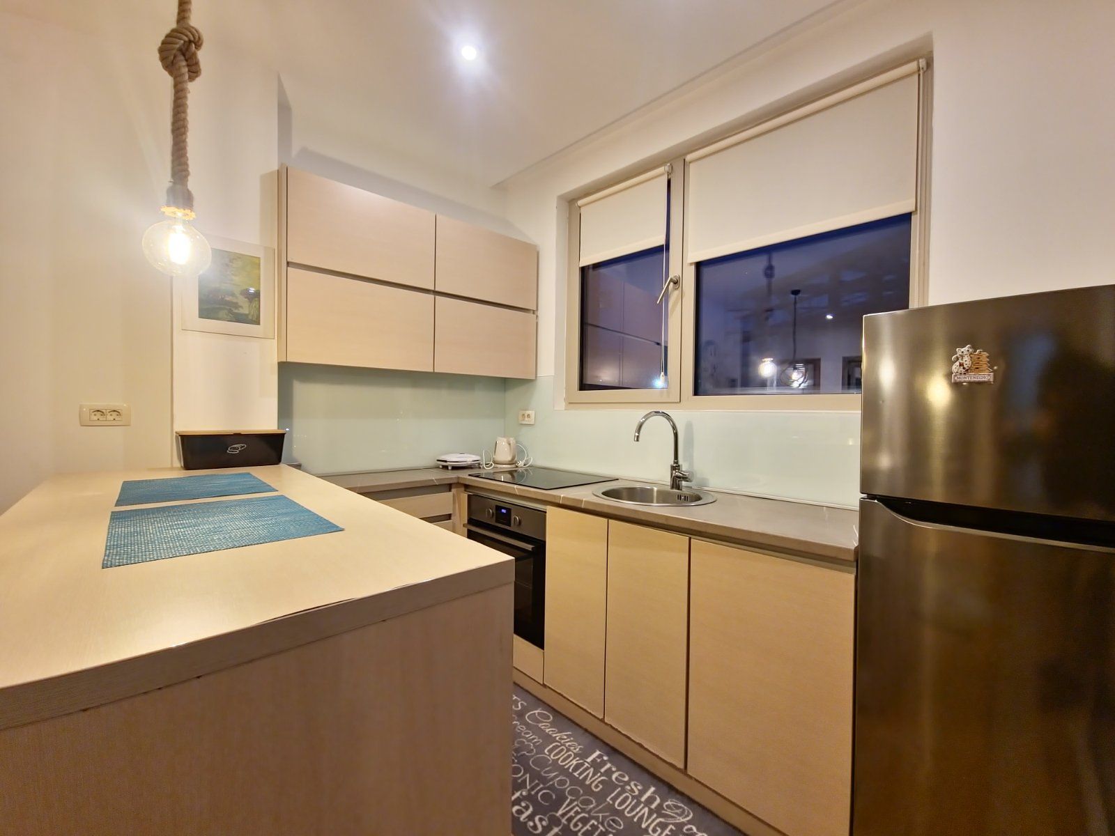 Dvosoban stan 67 m² na prvoj liniji sa prostranom terasom i pogledom na more (Izdavanje na duzi period) - Amfora Real Estate