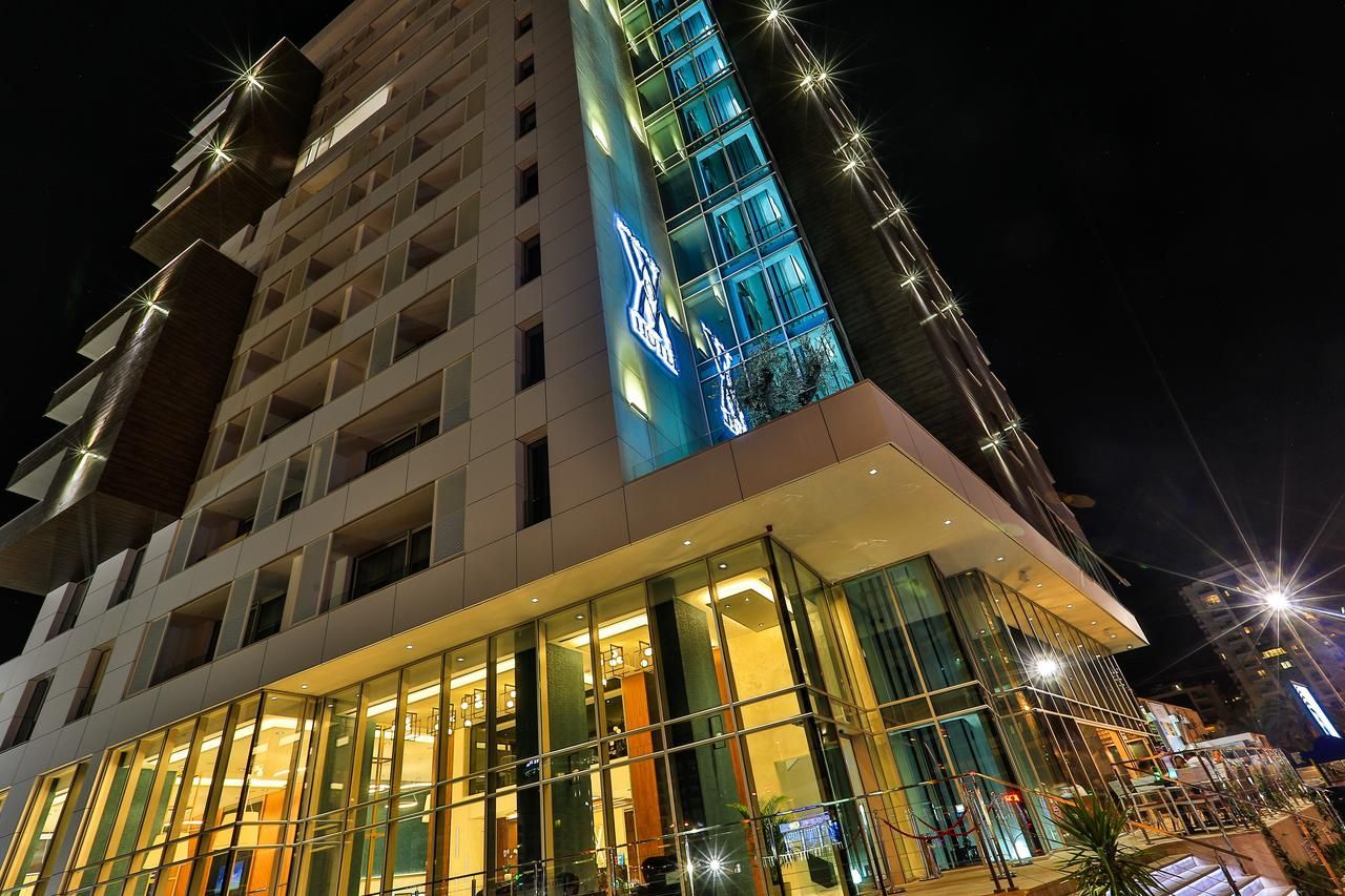 Dvosoban stan 67 m² na prvoj liniji sa prostranom terasom i pogledom na more (Izdavanje na duzi period) - Amfora Real Estate