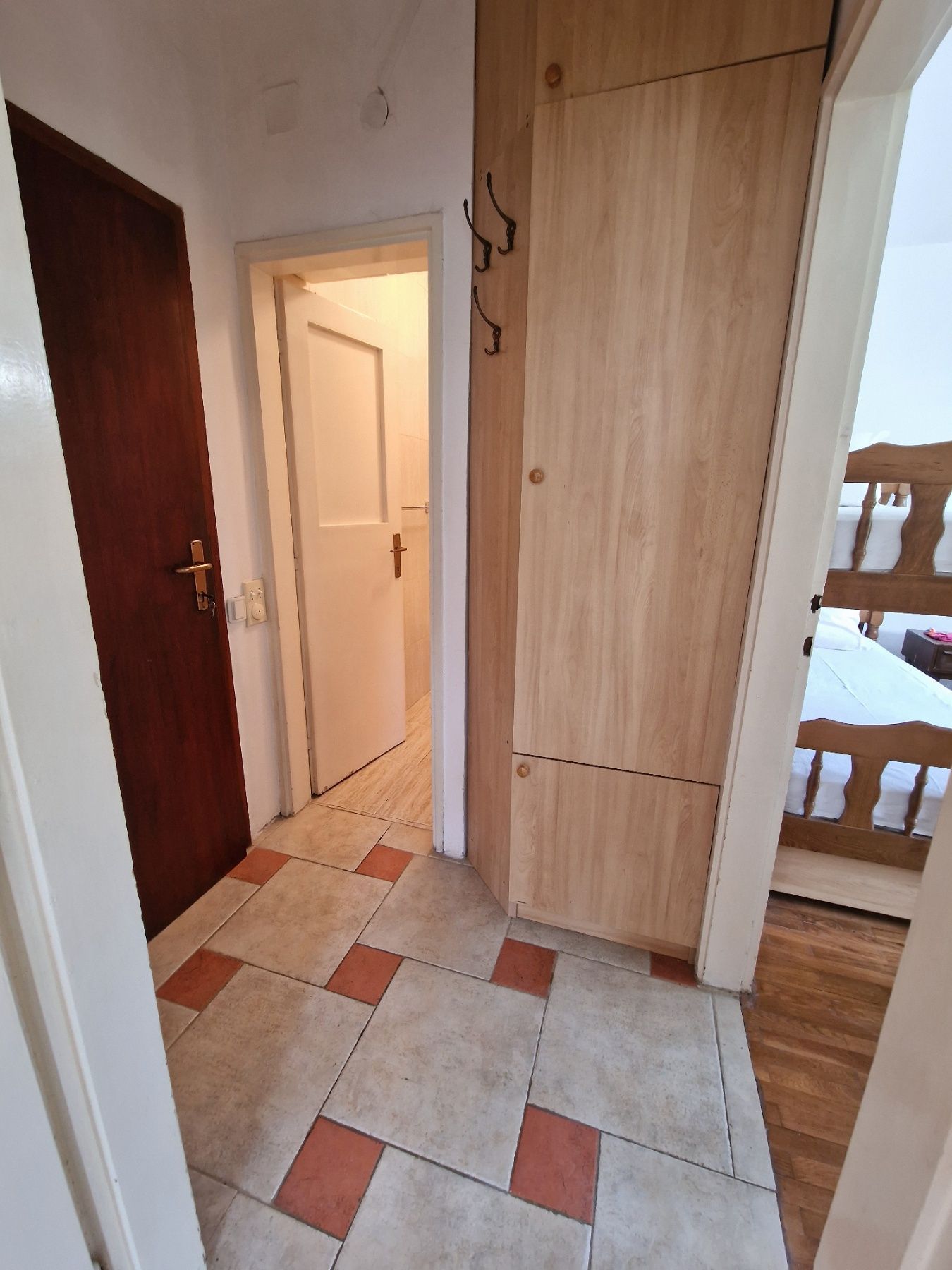 Jednosoban stan 40m2 u centru Budve (Izdavanje na period do sezone 01.06.2026) - Amfora Real Estate