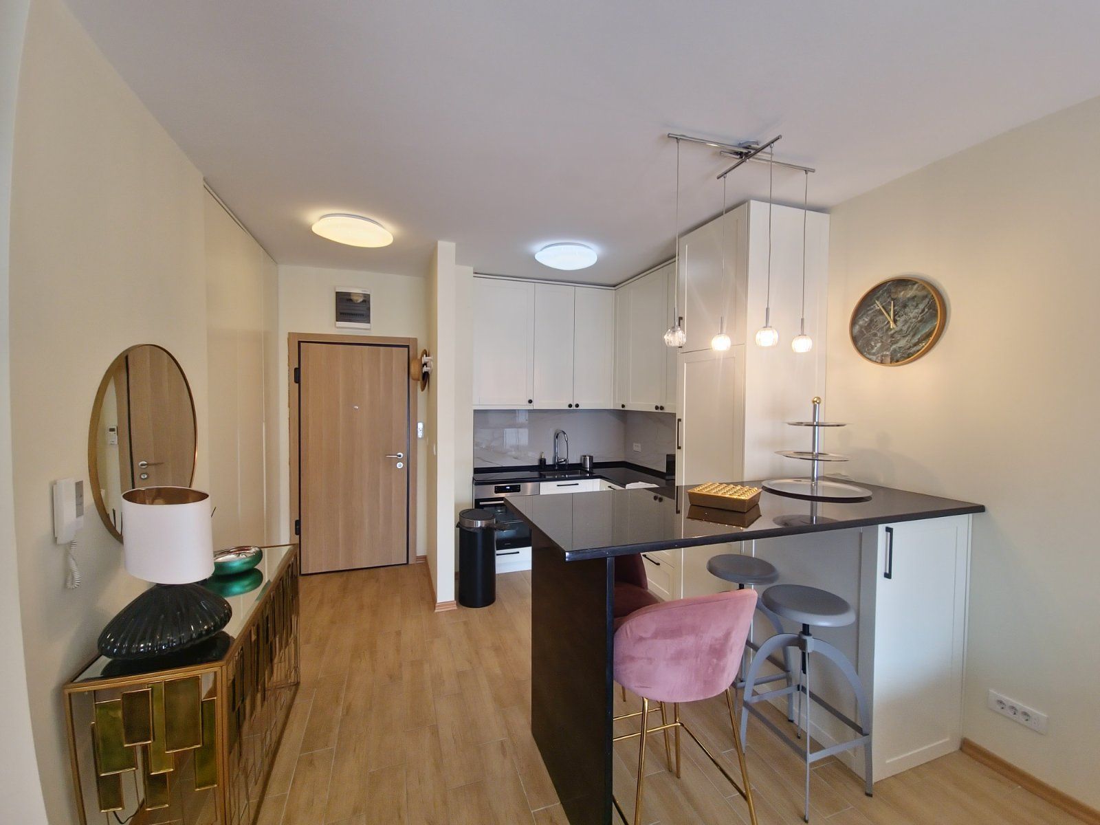 JEDNOSOBAN MODERNO OPREMLJEN STAN 50M² SA GARAŽNIM MESTOM U KOMPLEKSU THE OLD BAKERY – BUDVA (NA DUZI PERIOD) - Amfora Real Estate