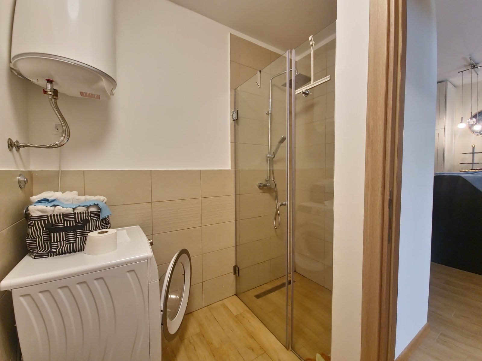 JEDNOSOBAN MODERNO OPREMLJEN STAN 50M² SA GARAŽNIM MESTOM U KOMPLEKSU THE OLD BAKERY – BUDVA (NA DUZI PERIOD) - Amfora Real Estate