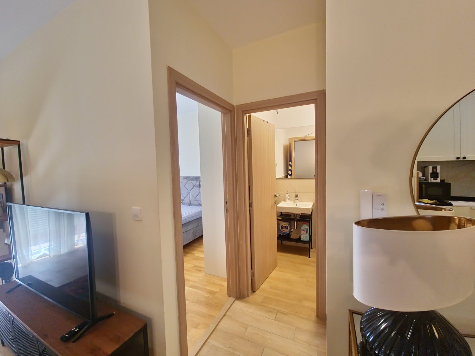 JEDNOSOBAN MODERNO OPREMLJEN STAN 50M² SA GARAŽNIM MESTOM U KOMPLEKSU THE OLD BAKERY – BUDVA (NA DUZI PERIOD) - Amfora Real Estate