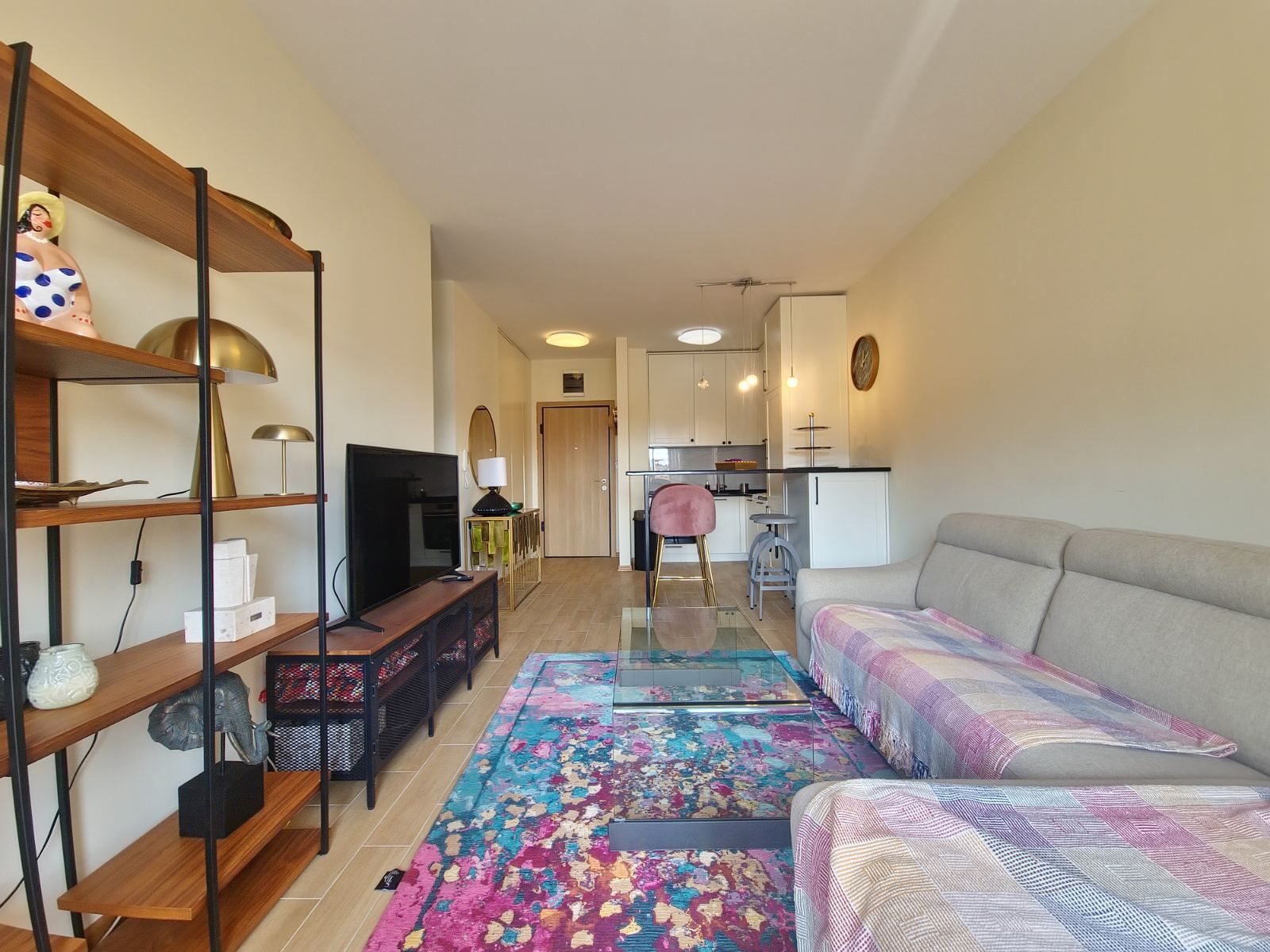 JEDNOSOBAN MODERNO OPREMLJEN STAN 50M² SA GARAŽNIM MESTOM U KOMPLEKSU THE OLD BAKERY – BUDVA (NA DUZI PERIOD) - Amfora Real Estate