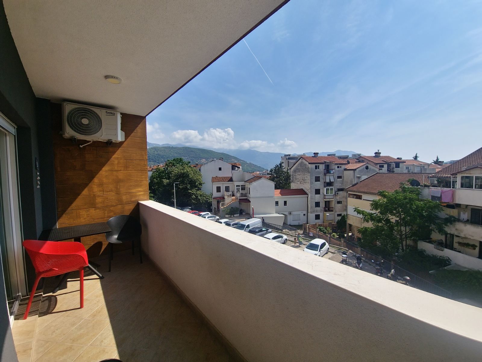 JEDNOSOBAN MODERNO OPREMLJEN STAN 50M² SA GARAŽNIM MESTOM U KOMPLEKSU THE OLD BAKERY – BUDVA (NA DUZI PERIOD) - Amfora Real Estate