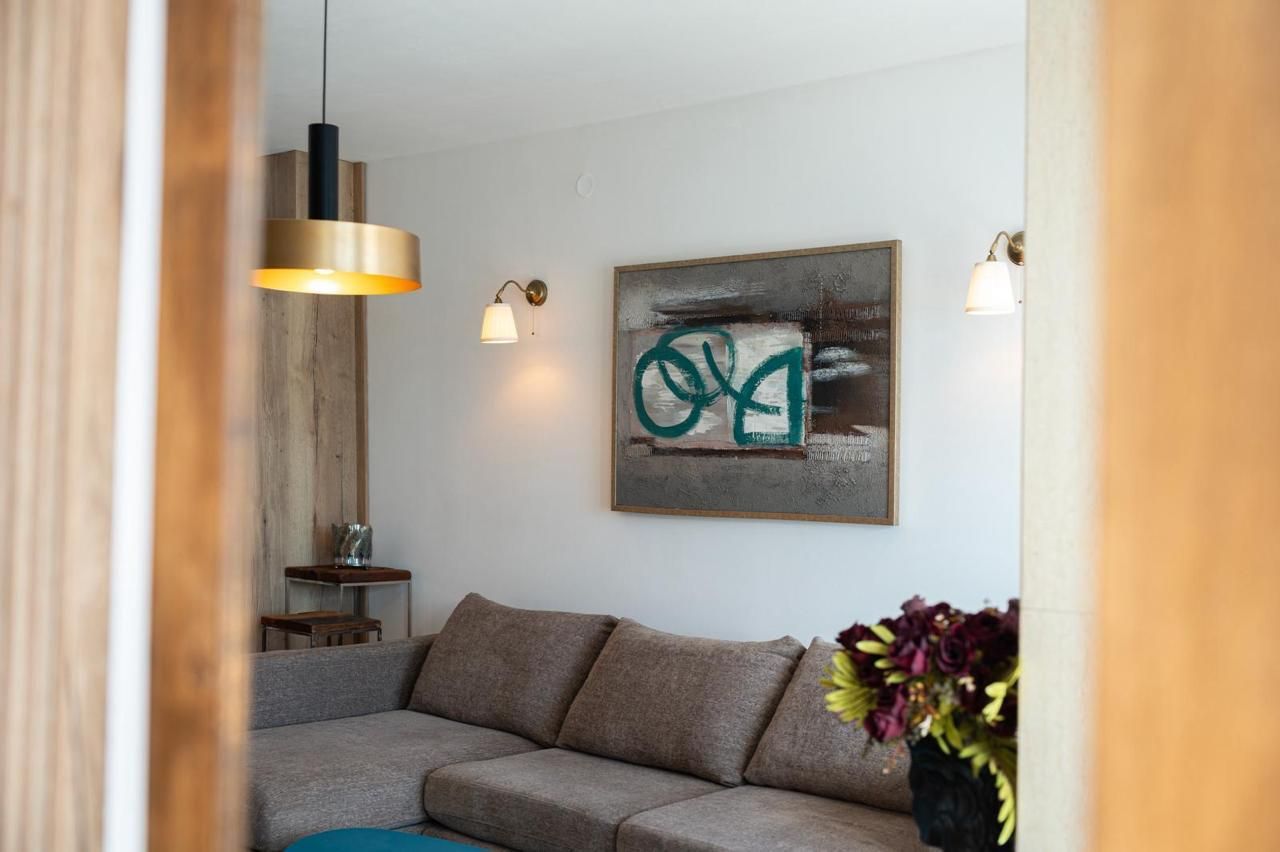 Opatovo, Tivat – luksuzan dvosoban stan 67m² sa terasom od 25m², garažnim mestom i panoramskim pogledom na more u kompleksu sa bazenom - Amfora Real Estate