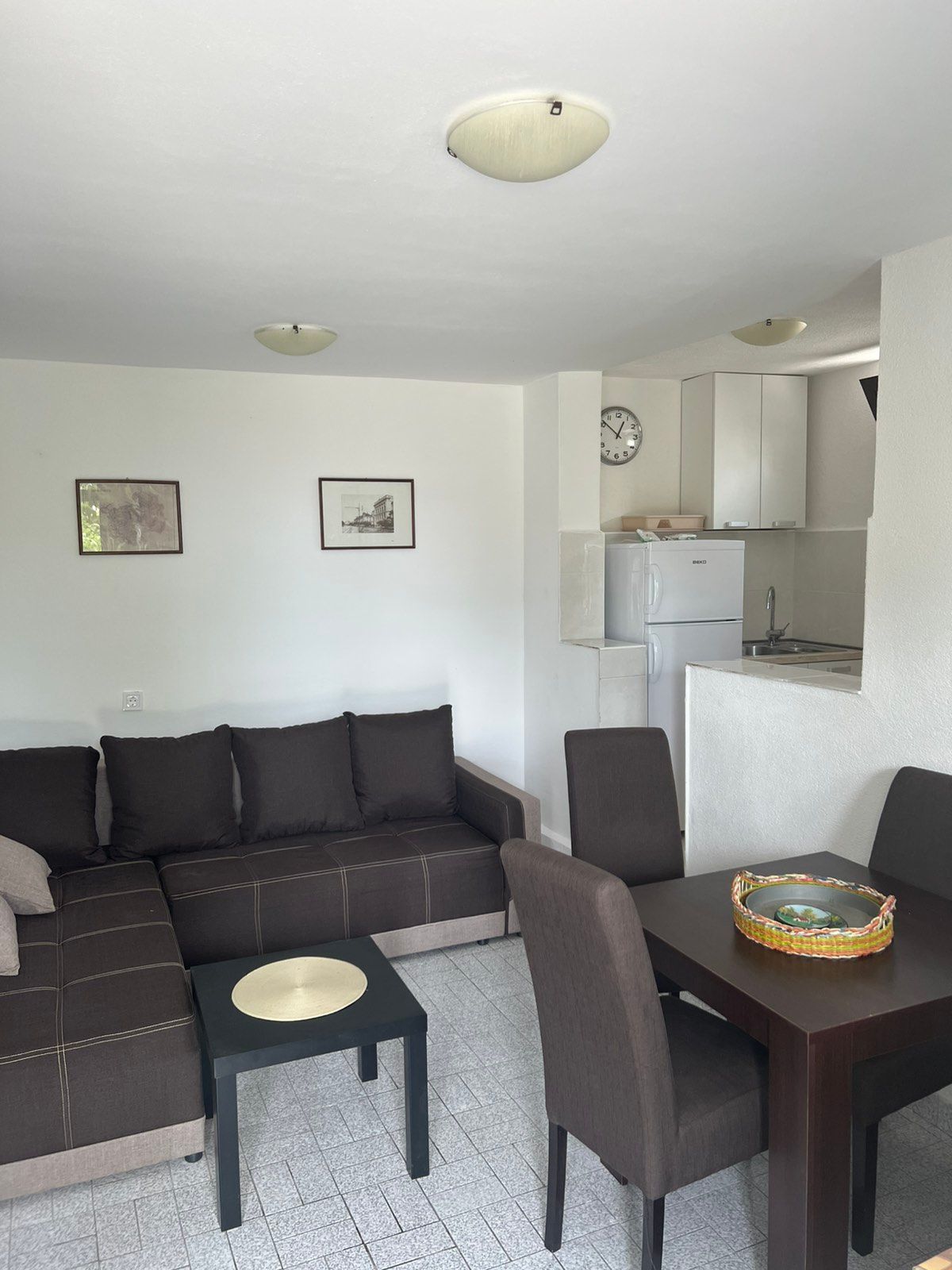 Izdaje se kuća 130 m² sa pogledom na more-Dobra Voda,Bar (150m od mora) IZDAVANJE NA DUZI PERIOD DOSTUPNA OD 01.10.2025 - Amfora Real Estate