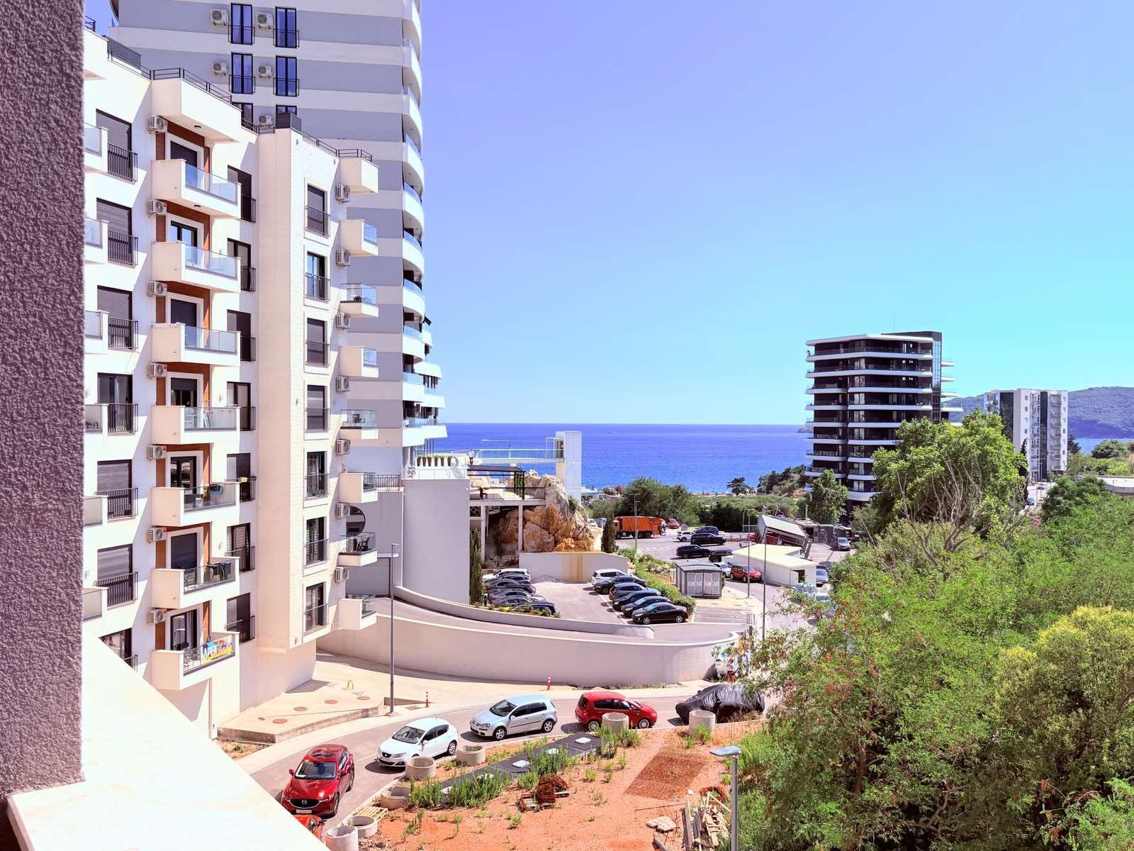 Nov studio apartman sa pogledom na more igaraznim mestom u luksuznom kompleksu 