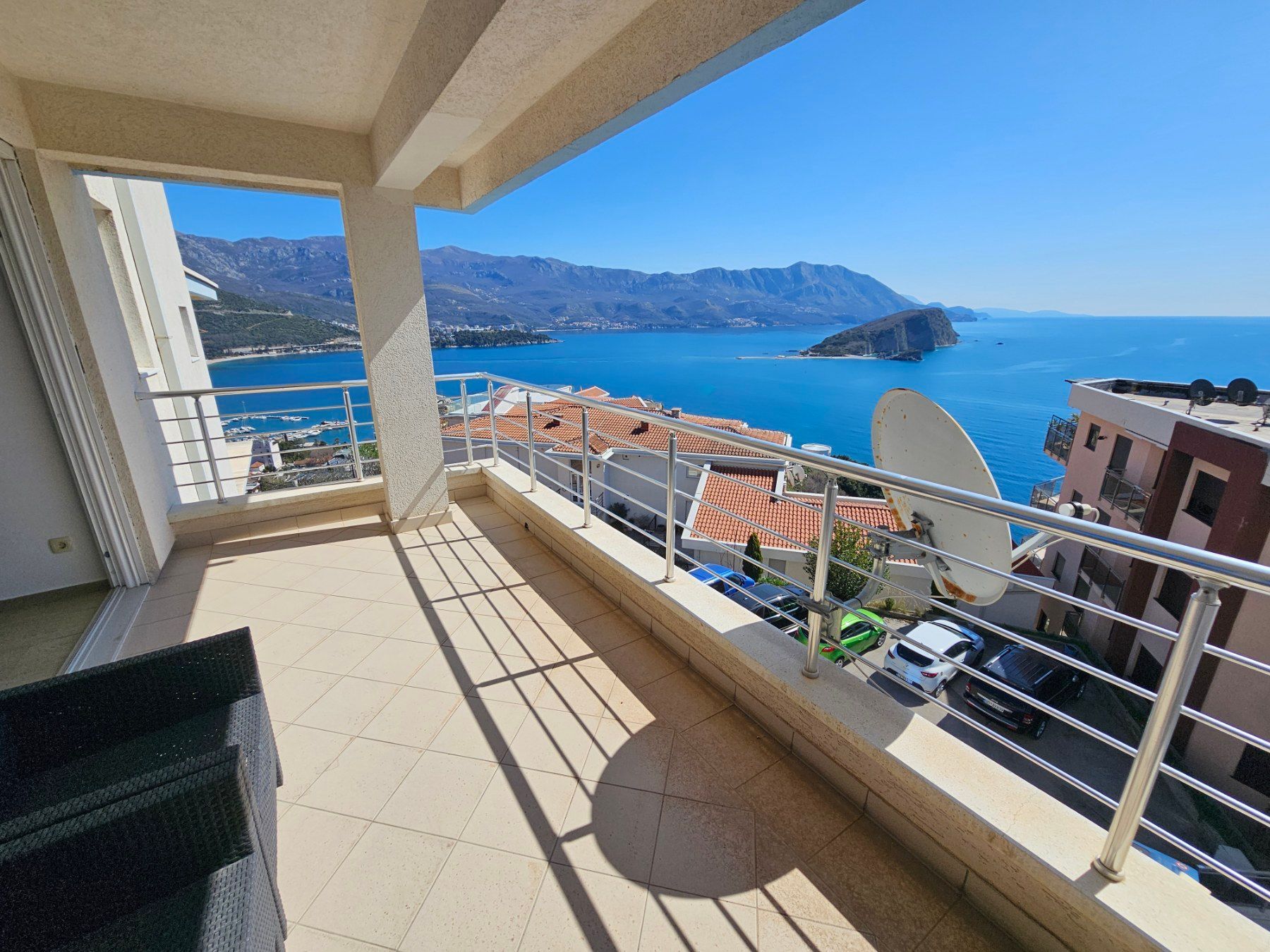 Jednosoban stan 64m2 sa panoramskim pogledom-Budva,Komosevina (IZDAVANJE NA DUZI PERIOD) - Amfora Real Estate