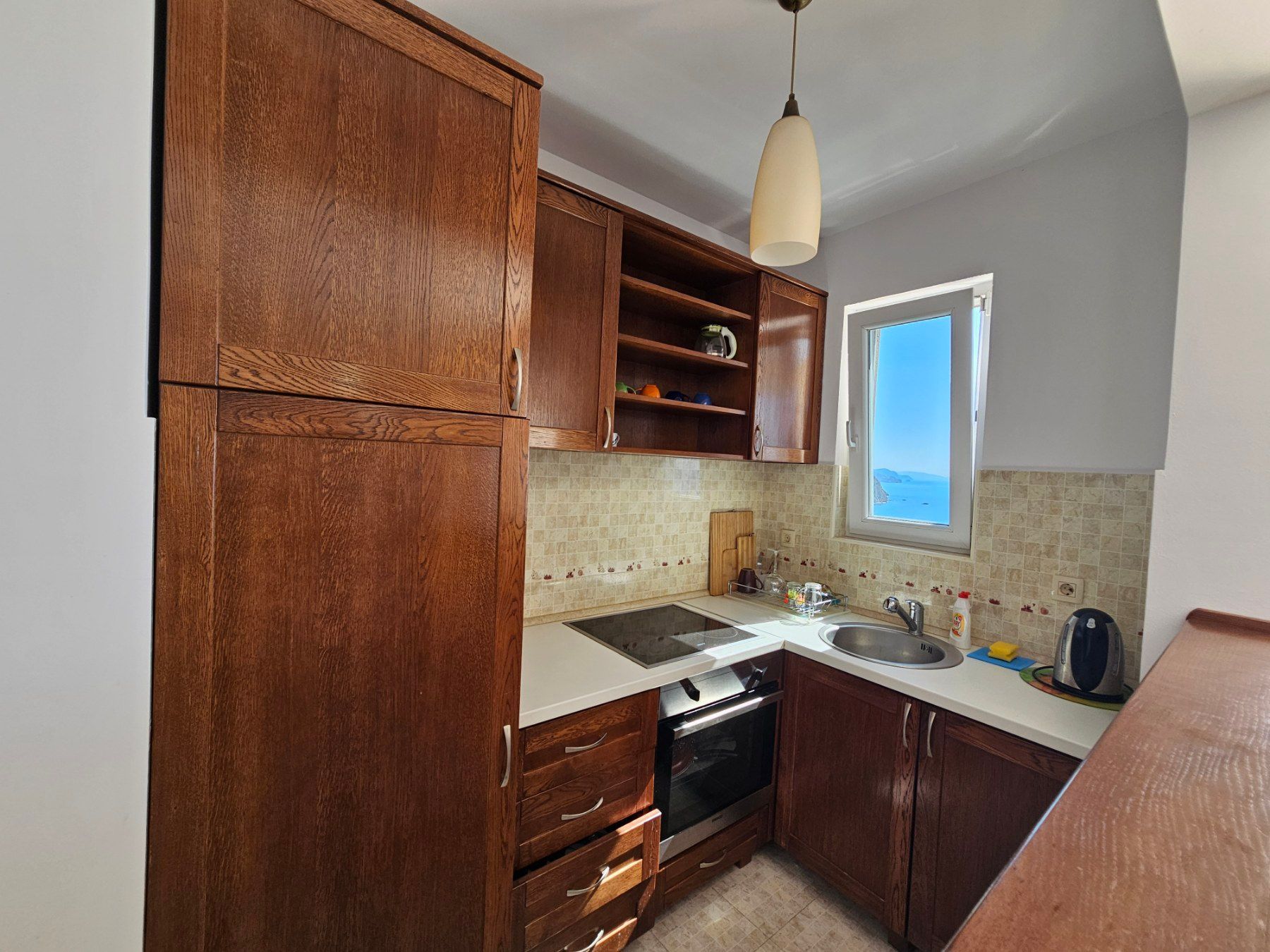 Jednosoban stan 64m2 sa panoramskim pogledom-Budva,Komosevina (IZDAVANJE NA DUZI PERIOD) - Amfora Real Estate